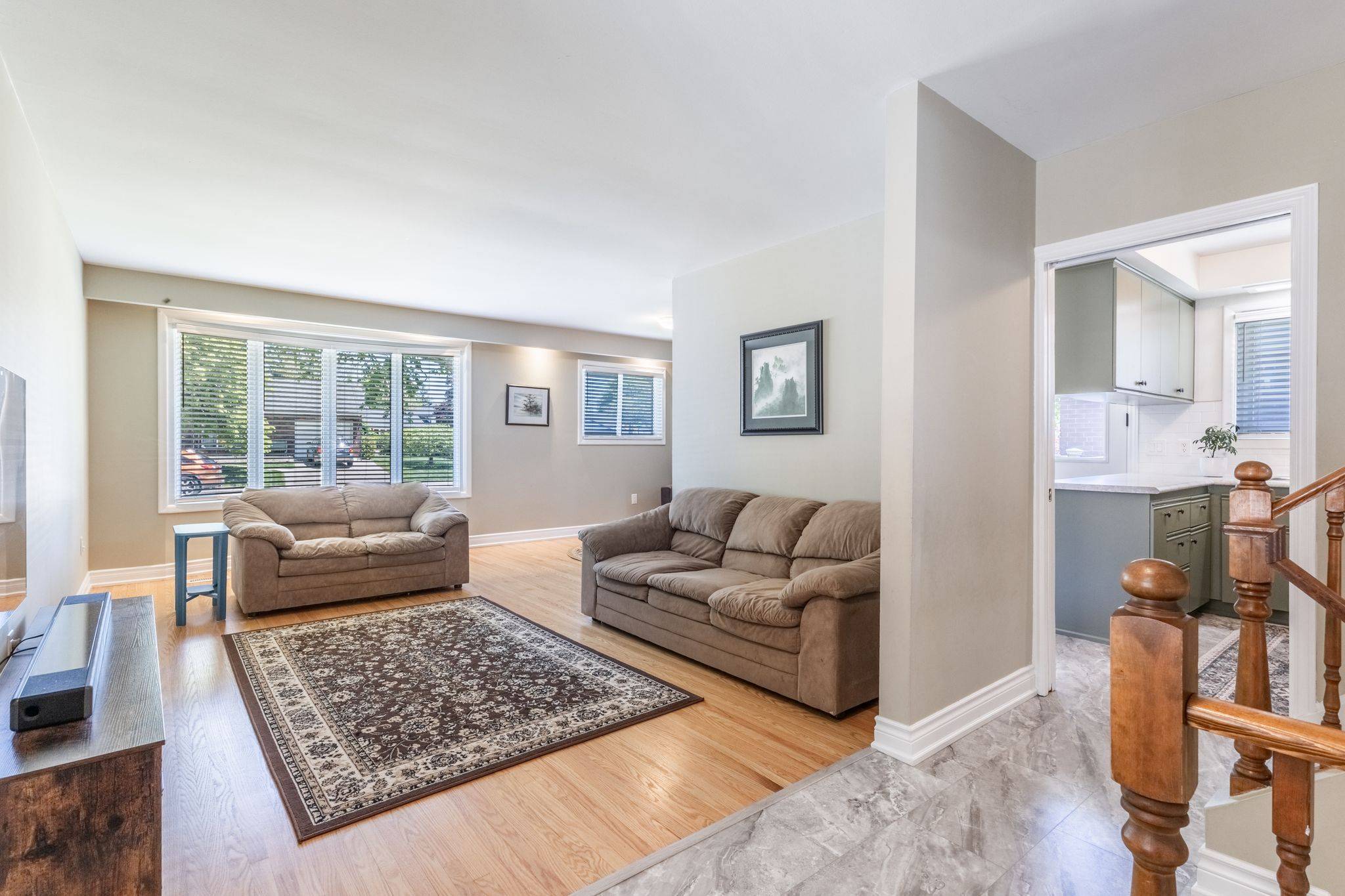Hamilton, ON L8T 2P3,26 Nova DR