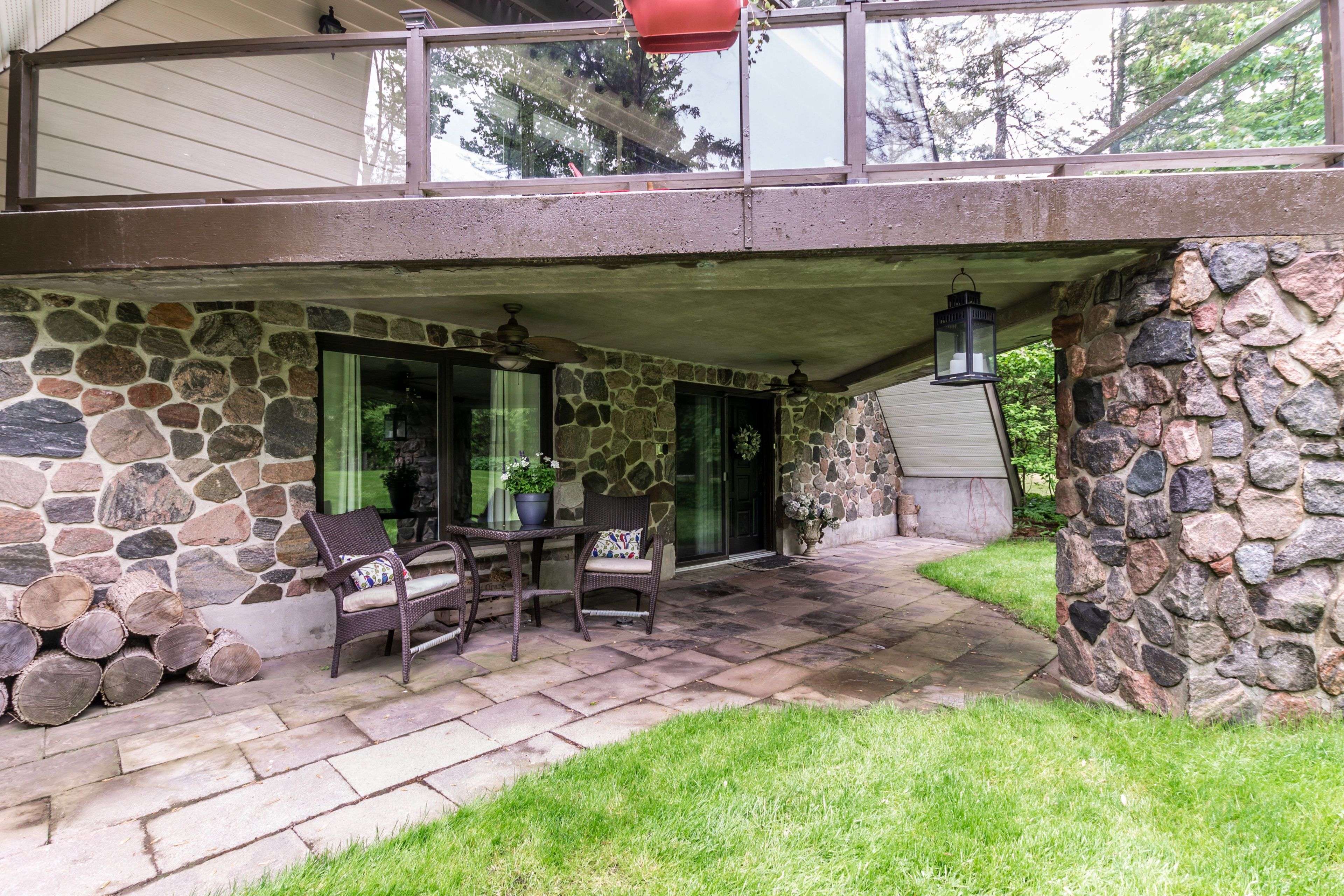 Puslinch, ON N3C 2V4,6607 Ellis RD