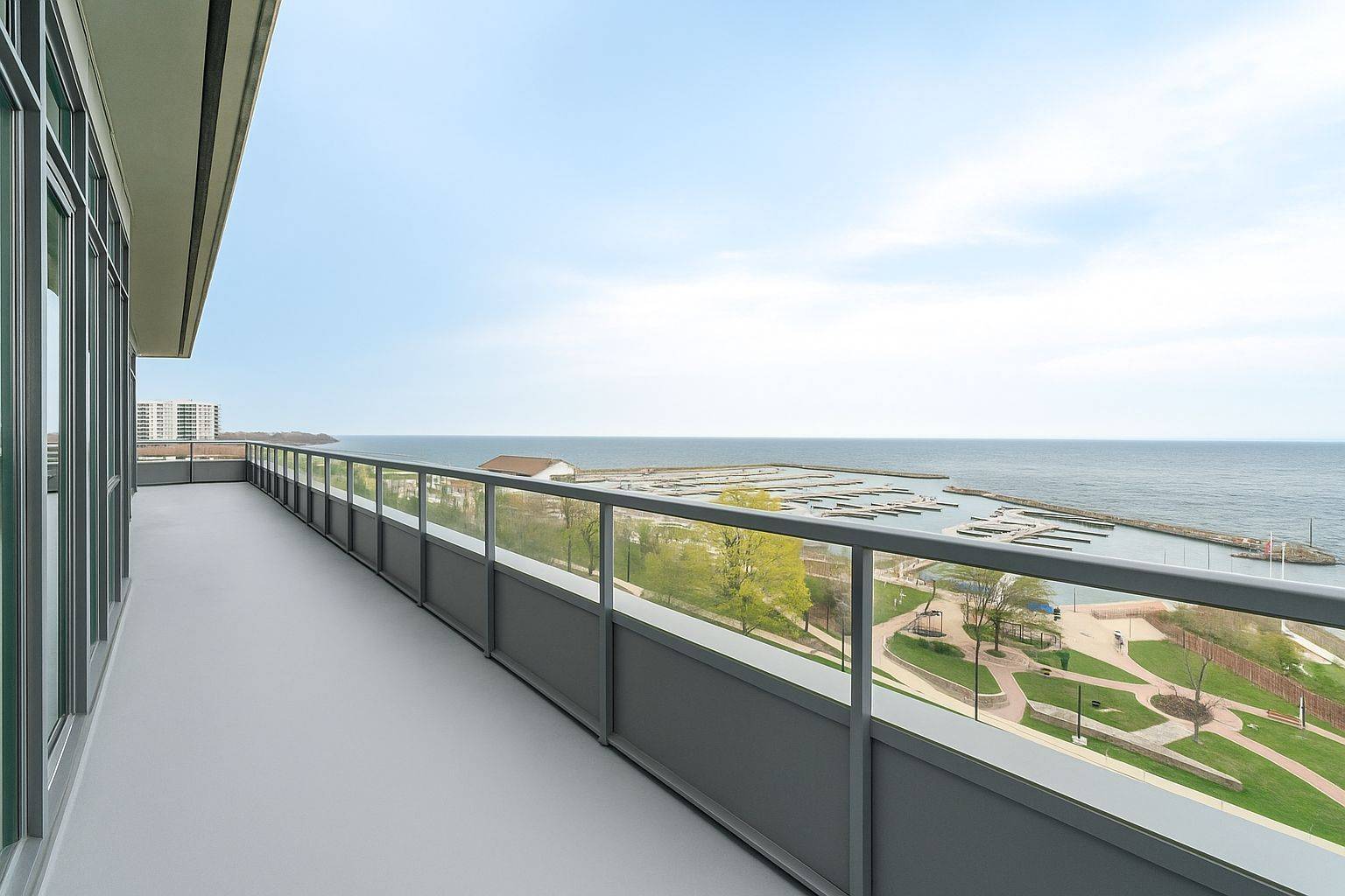 Oakville, ON L6L 5B6,11 Bronte RD #808