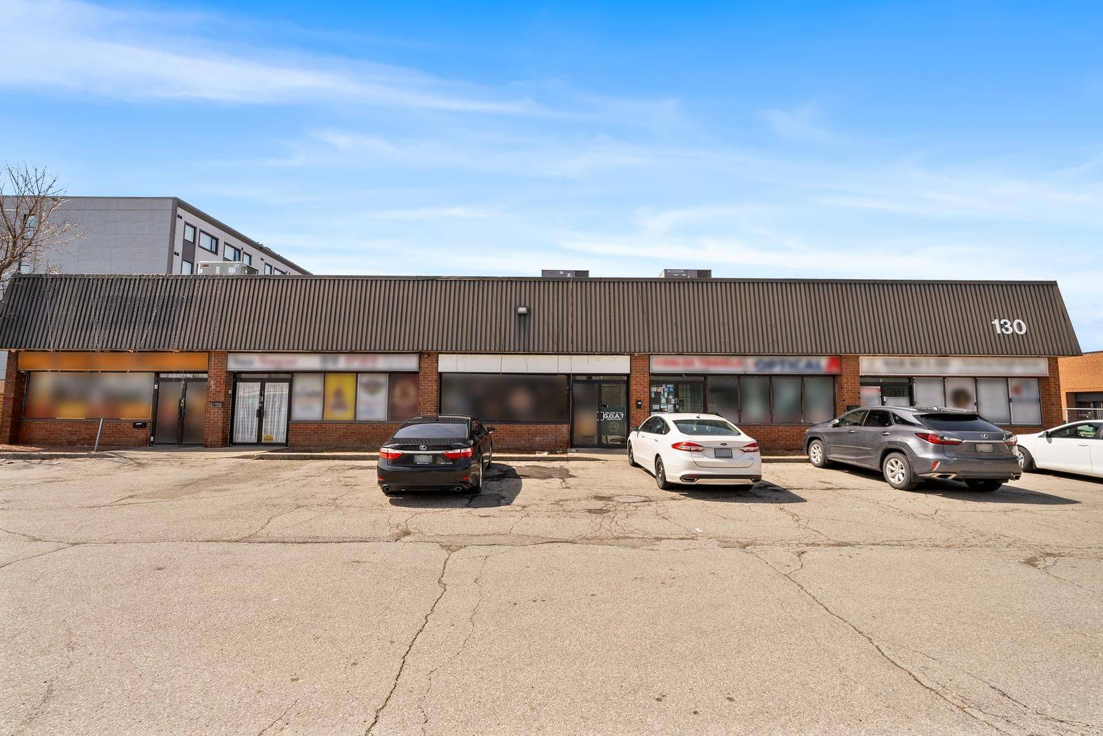 Toronto W10, ON M9V 5E2,130 Westmore DR #2