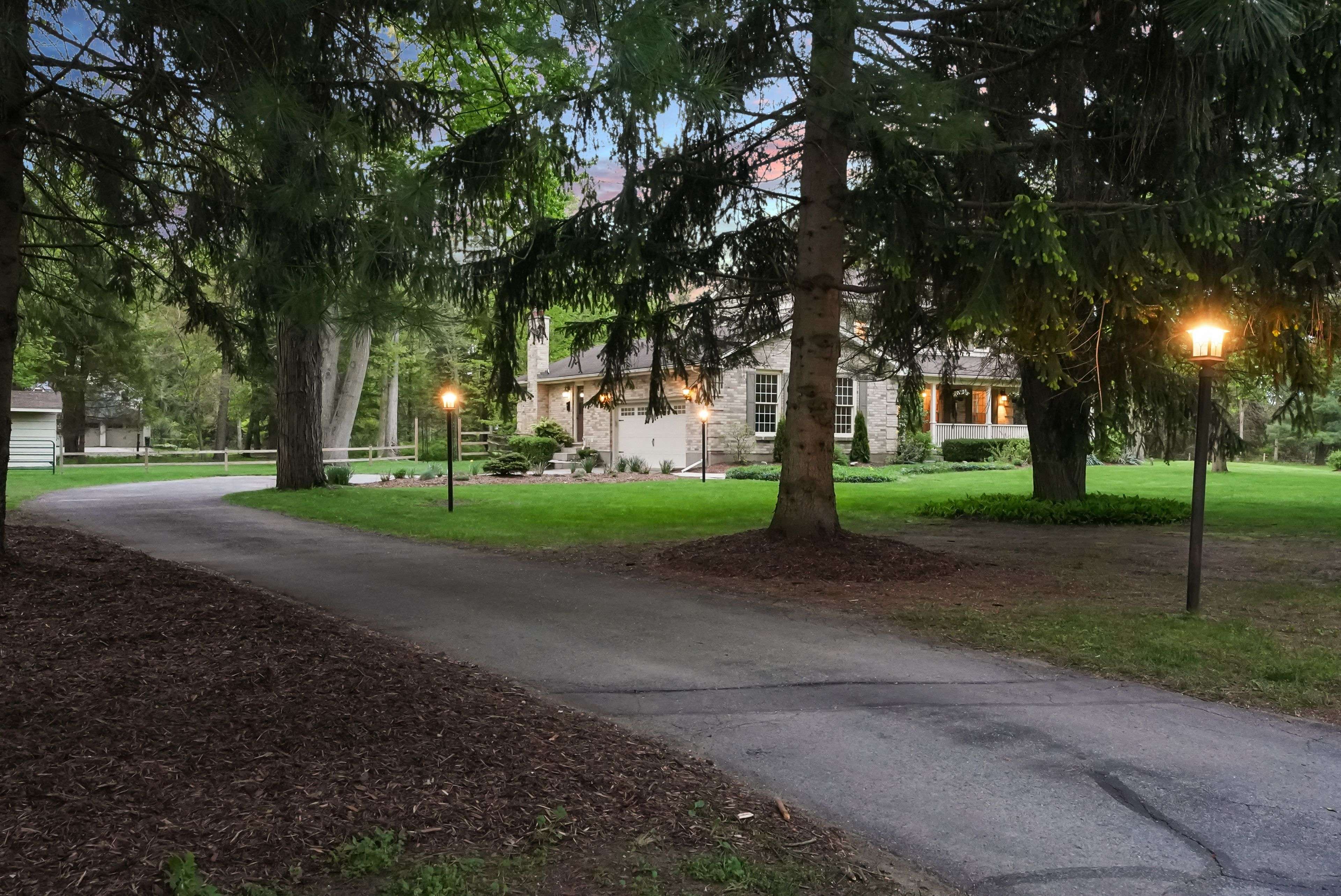 Middlesex Centre, ON N0L 1R0,2 Lansdowne Park CRES
