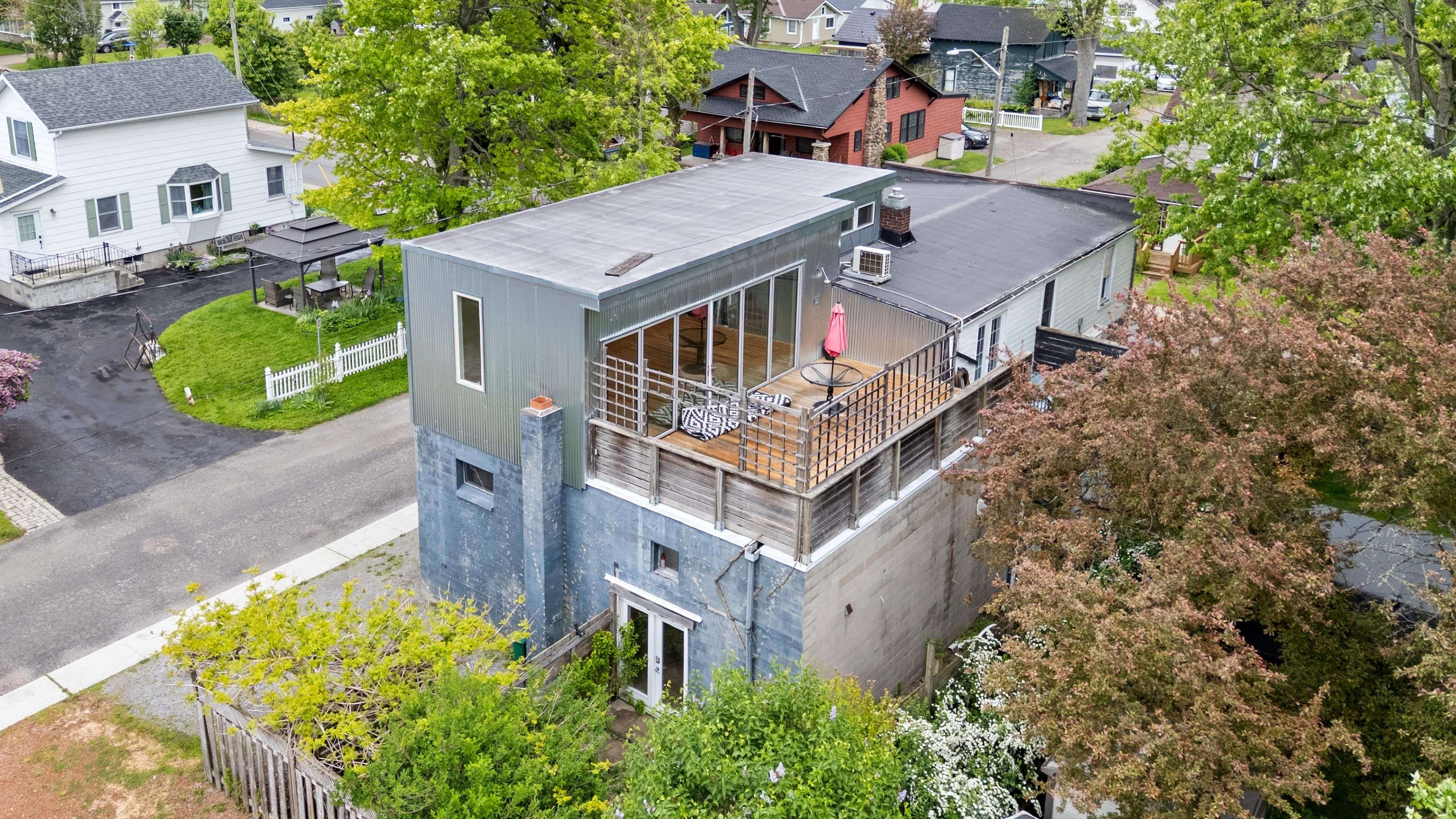 Fort Erie, ON L0S 1B0,301 Derby RD
