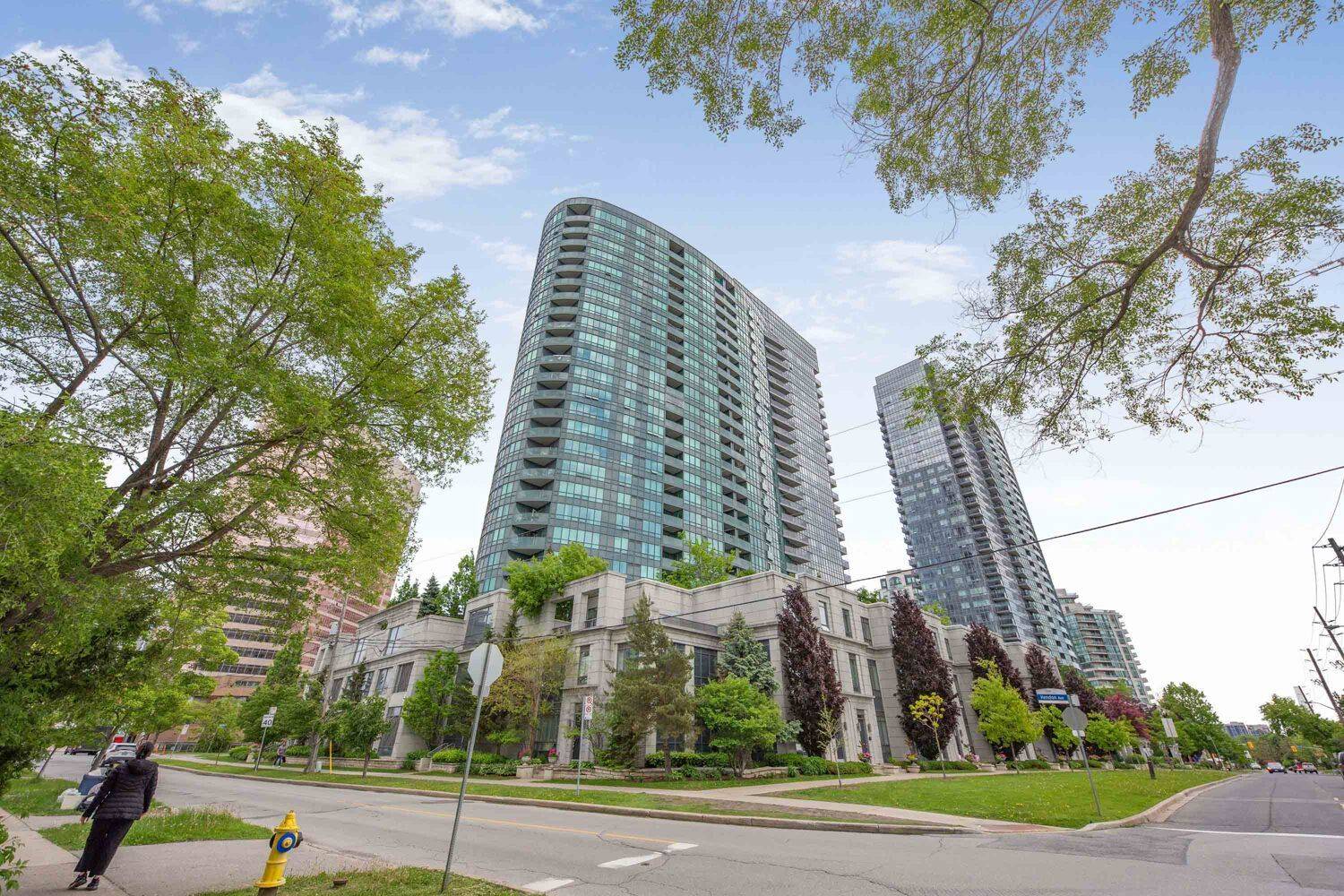 Toronto C07, ON M2M 0A5,25 Greenview AVE #1528