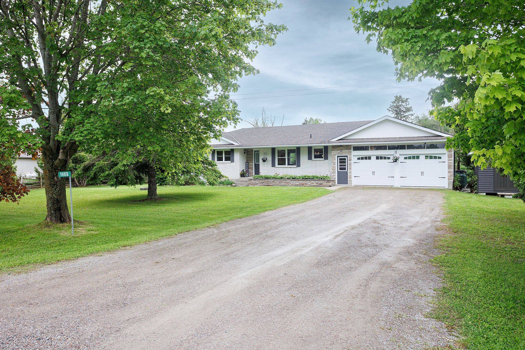 Kawartha Lakes, ON K9V 4R2,1469 Elm Tree RD