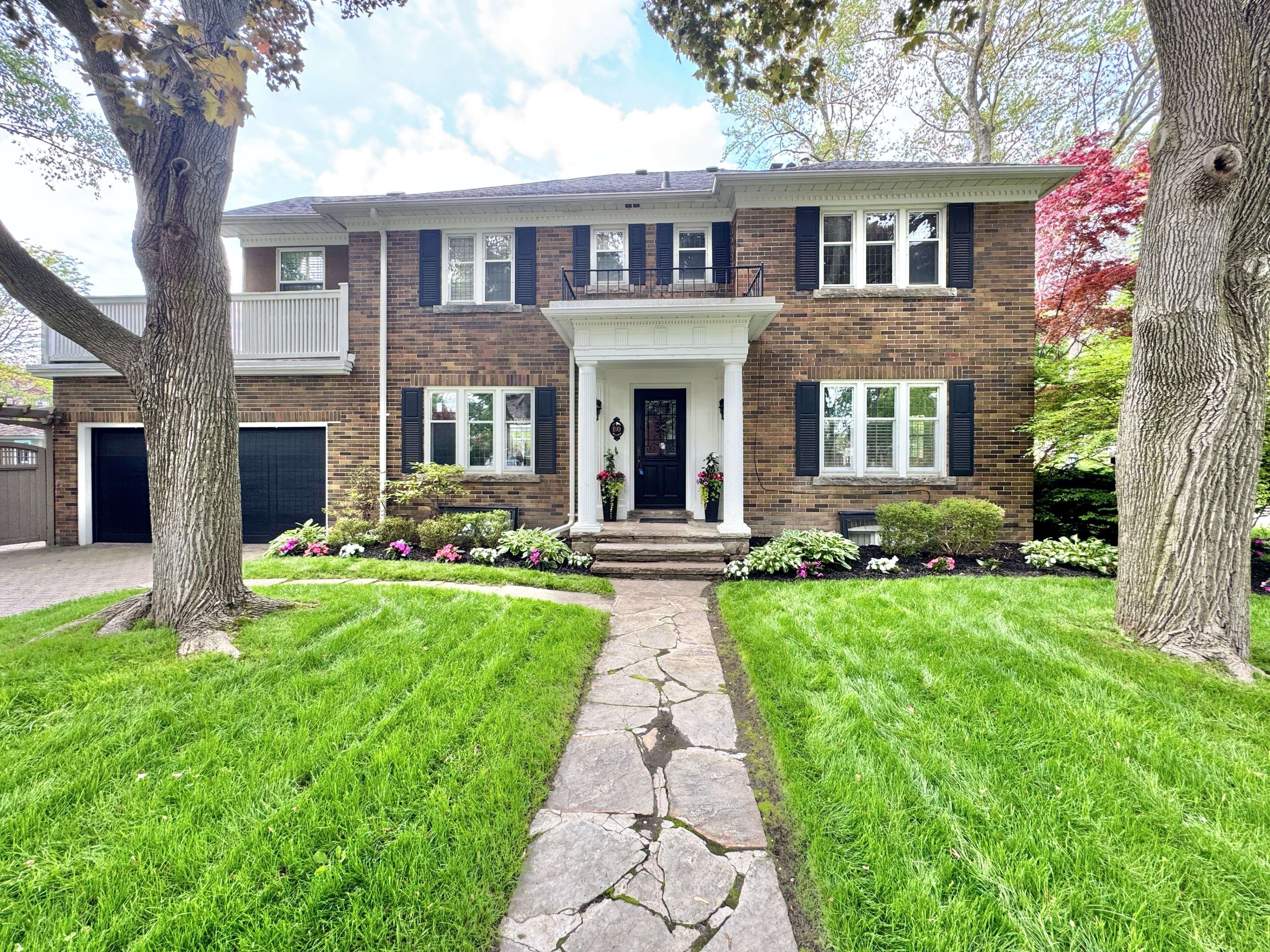Toronto W08, ON M8X 2J8,80 Jackson AVE