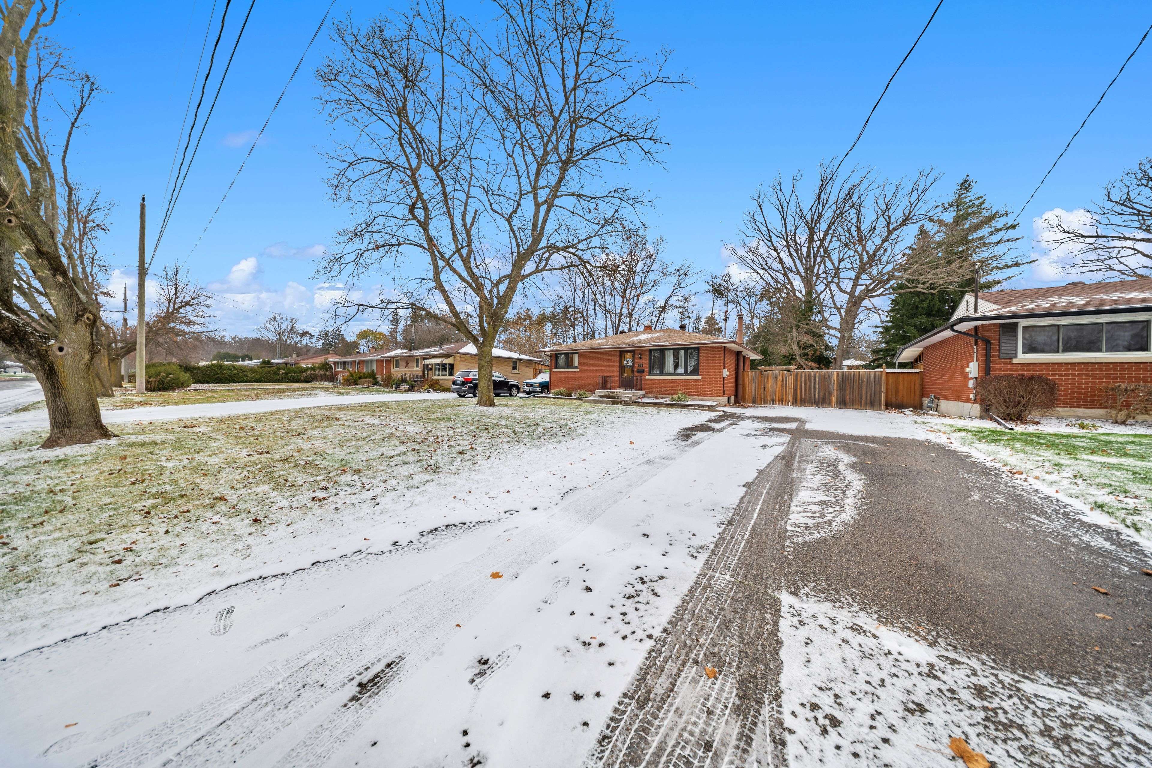 Brantford, ON N3S 3E1,32 Collingdon DR
