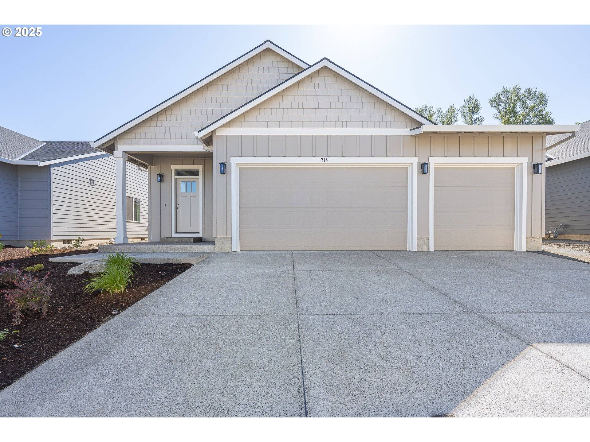 Silverton, OR 97381,714 Tigerlily ST