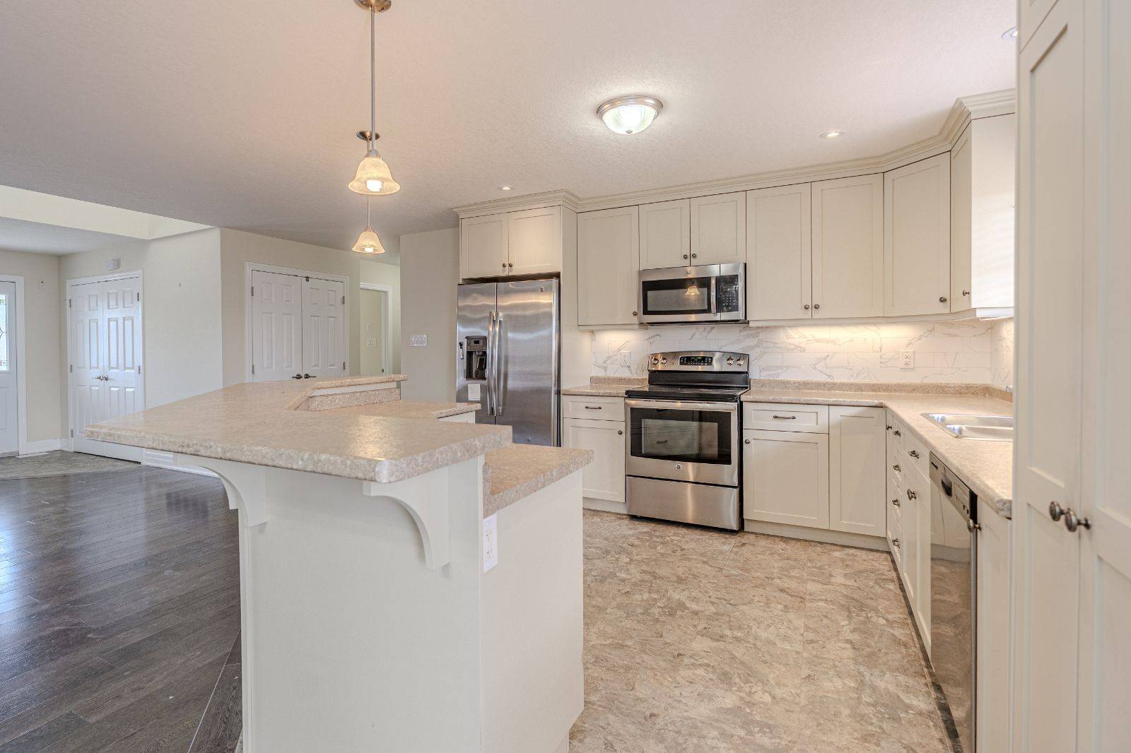 Penetanguishene, ON L9M 0A4,10 Grew CRES