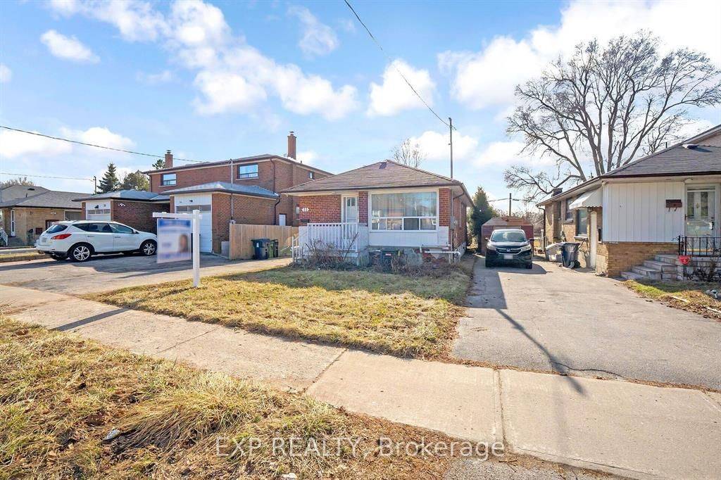 Toronto E04, ON M1K 3H5,32 Linden AVE