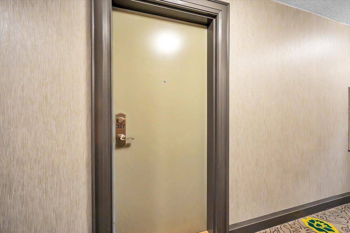 Markham, ON L6C 0V5,28 Prince Regent ST #327