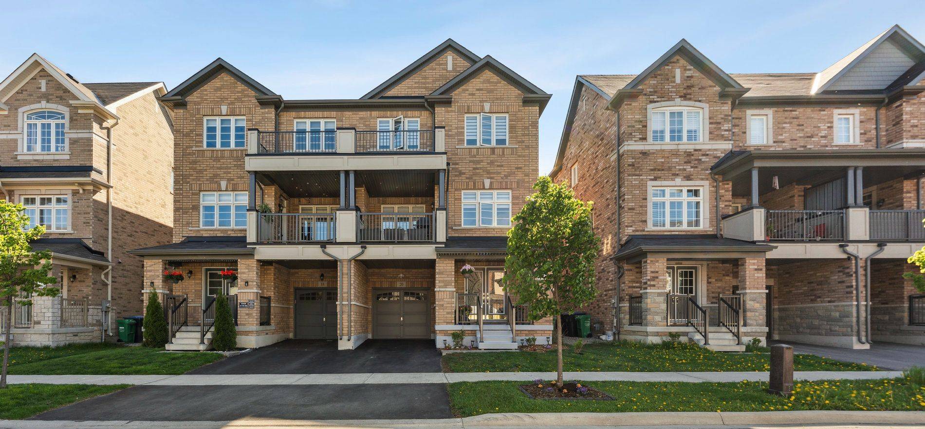 Caledon, ON L7C 2C7,20 Lowes Hill CIR