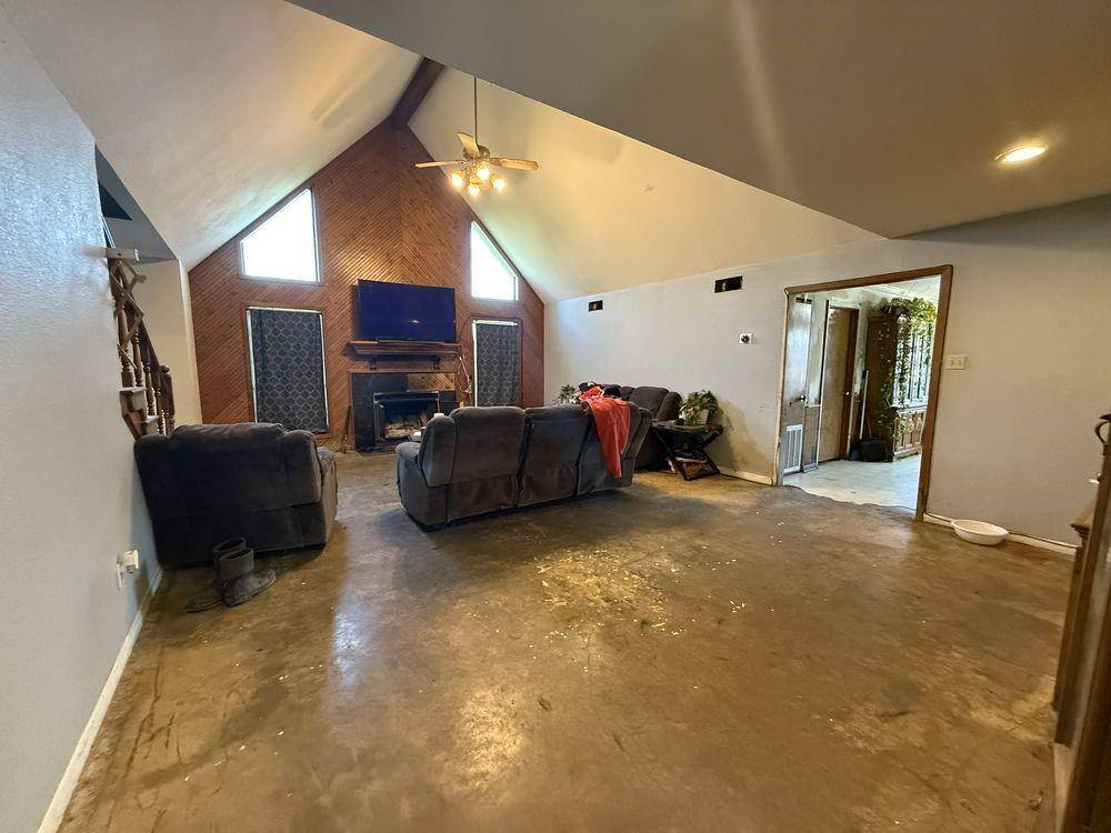 Groesbeck, TX 76642,562 Lcr 404