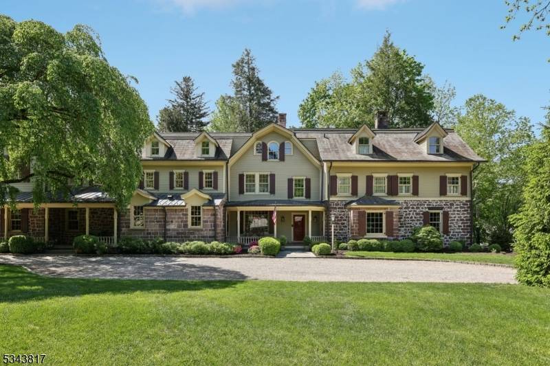Hohokus Boro, NJ 07423,825 E Saddle River Rd