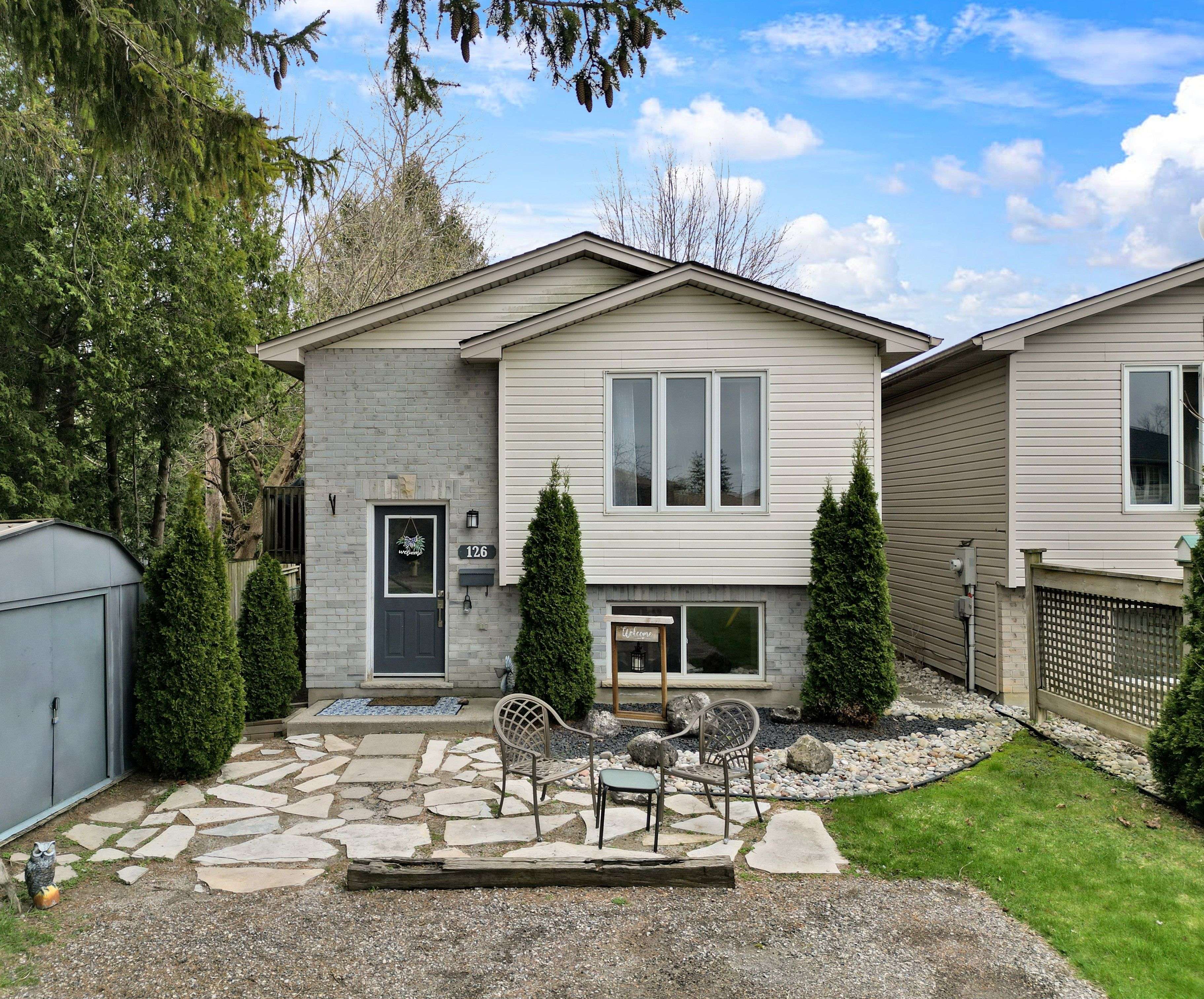 Strathroy-caradoc, ON N7G 1K2,126 Scott ST E