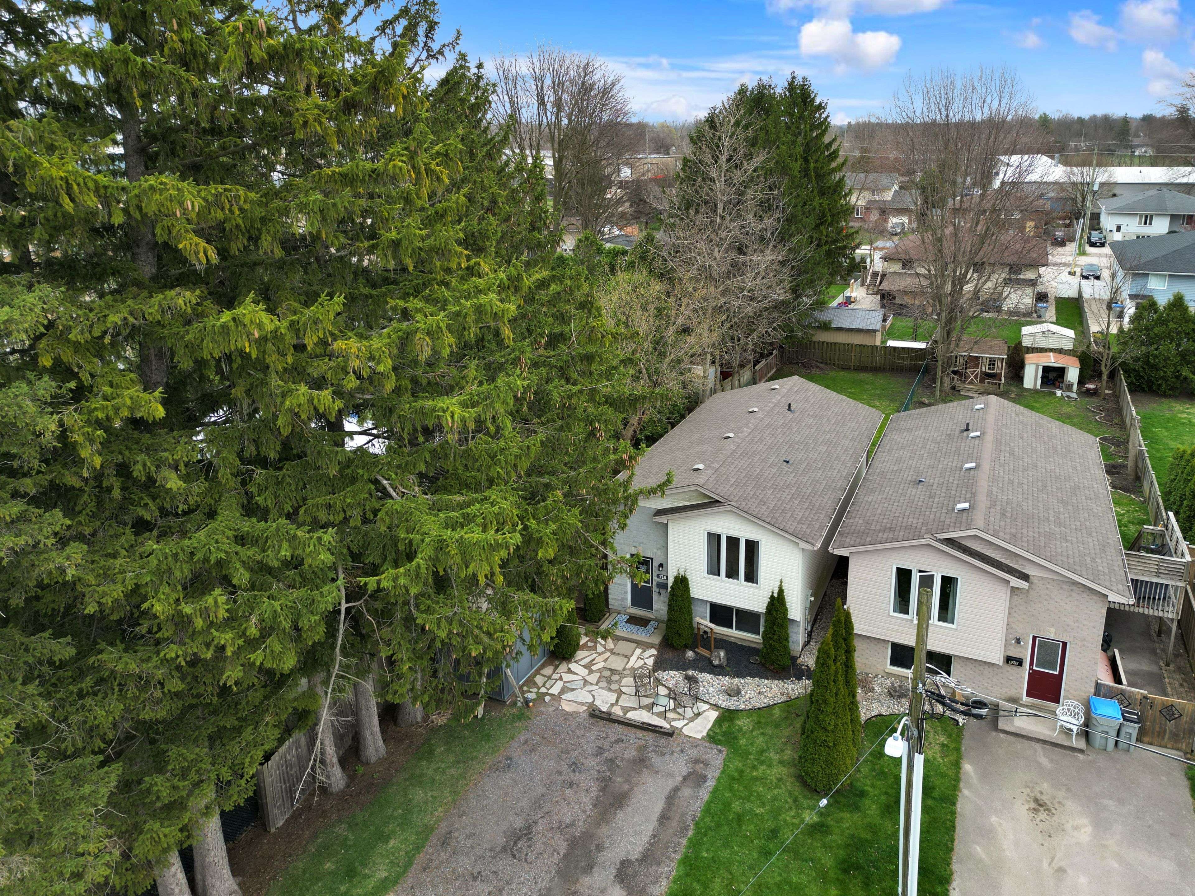 Strathroy-caradoc, ON N7G 1K2,126 Scott ST E