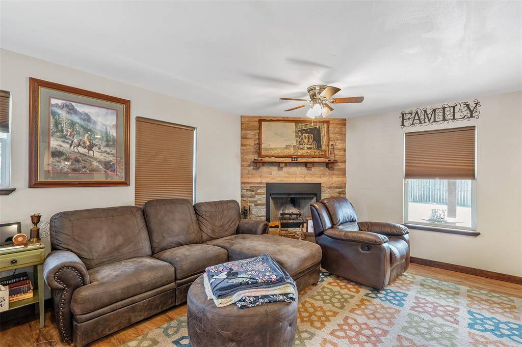 Grand Saline, TX 75140,1674 VZ County Road 1514