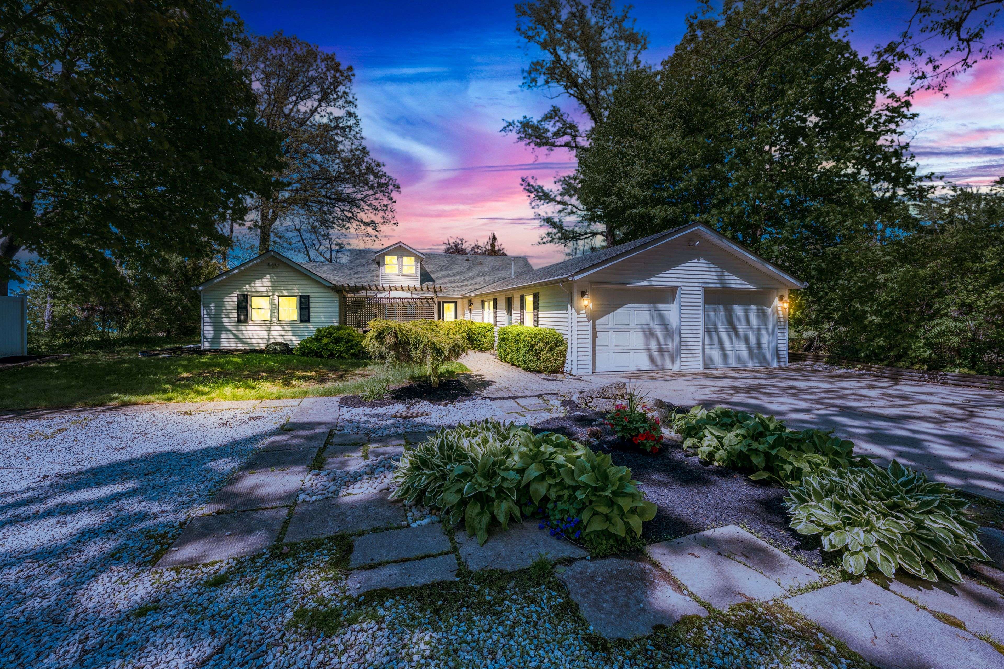 Plympton-wyoming, ON N0N 1E0,3186 Dana ST