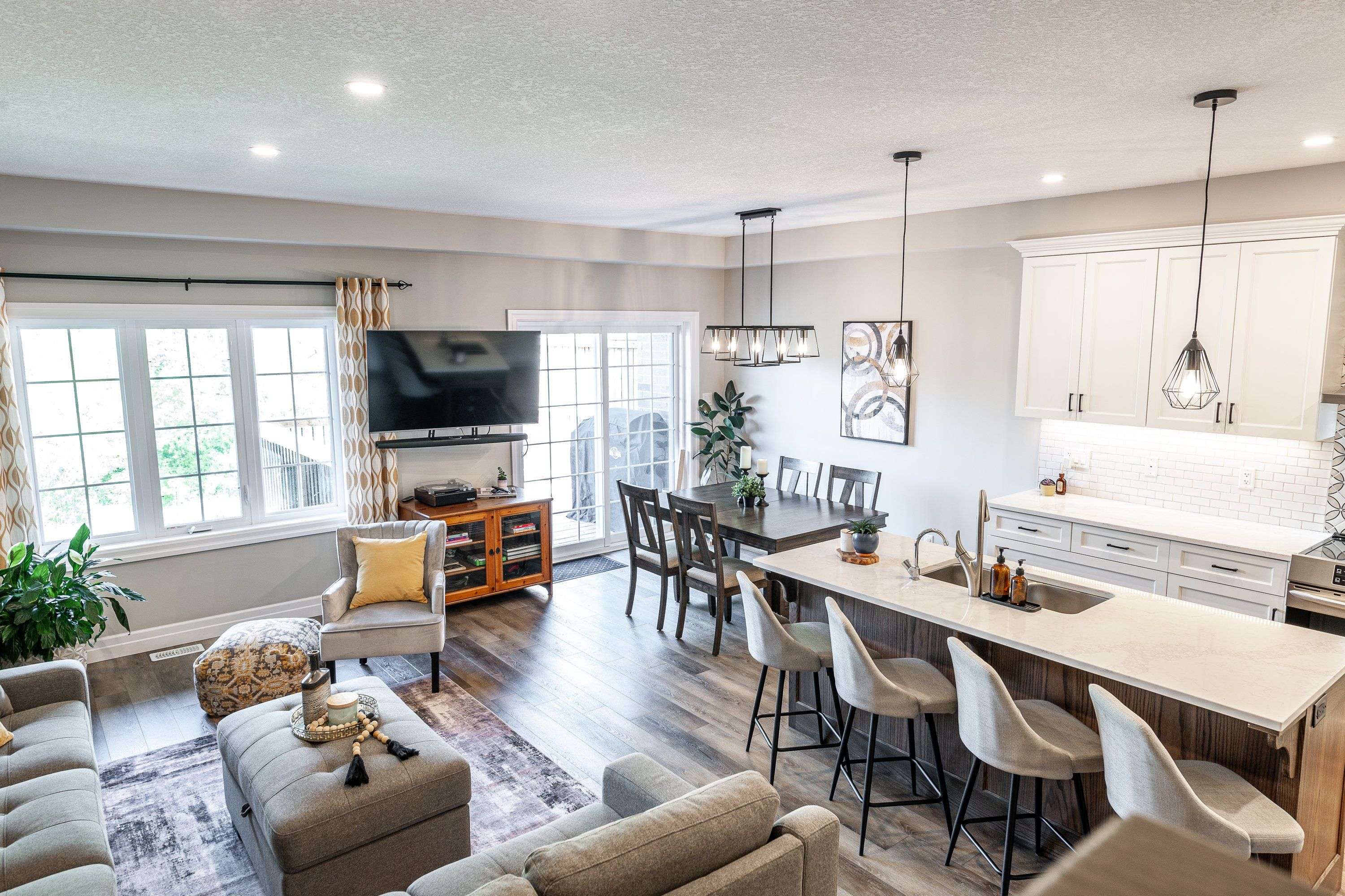Stratford, ON N5A 0J2,350 O'Loane AVE #13