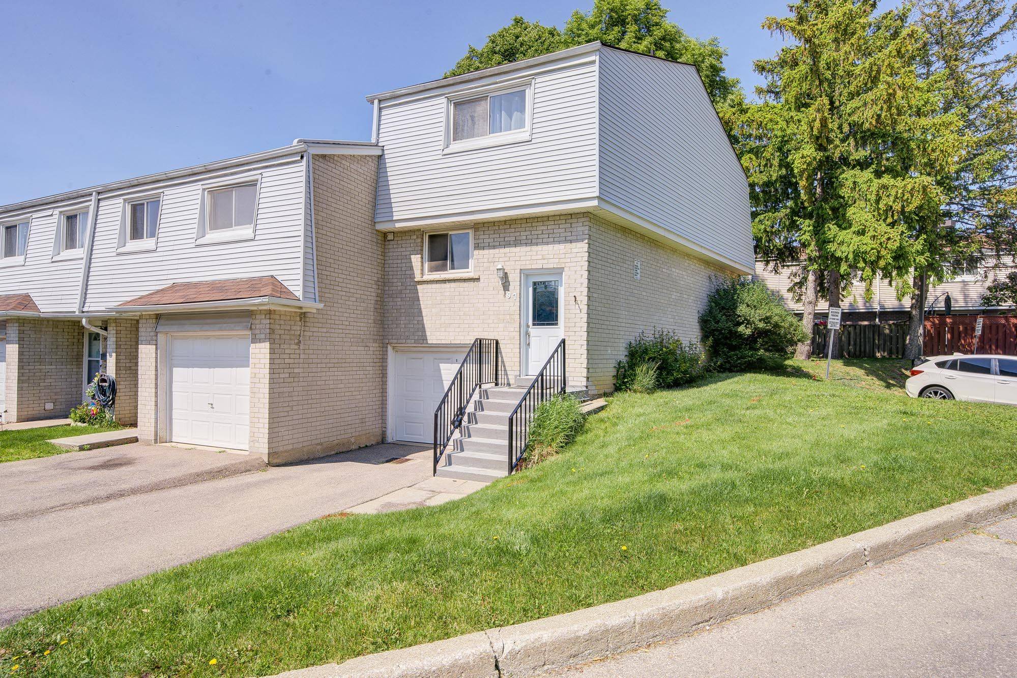 Mississauga, ON L5A 3N6,400 Mississauga Valley BLVD #97