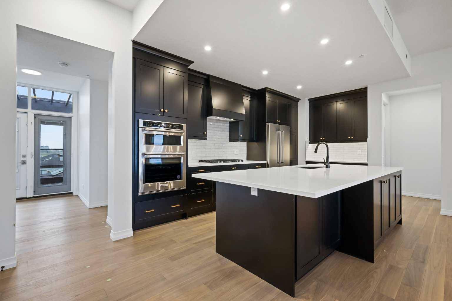Calgary, AB T3M 3P4,130 Marina CV SE #301