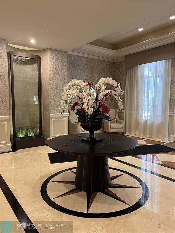 Weston, FL 33331,16135 Emerald Estates Dr  #272