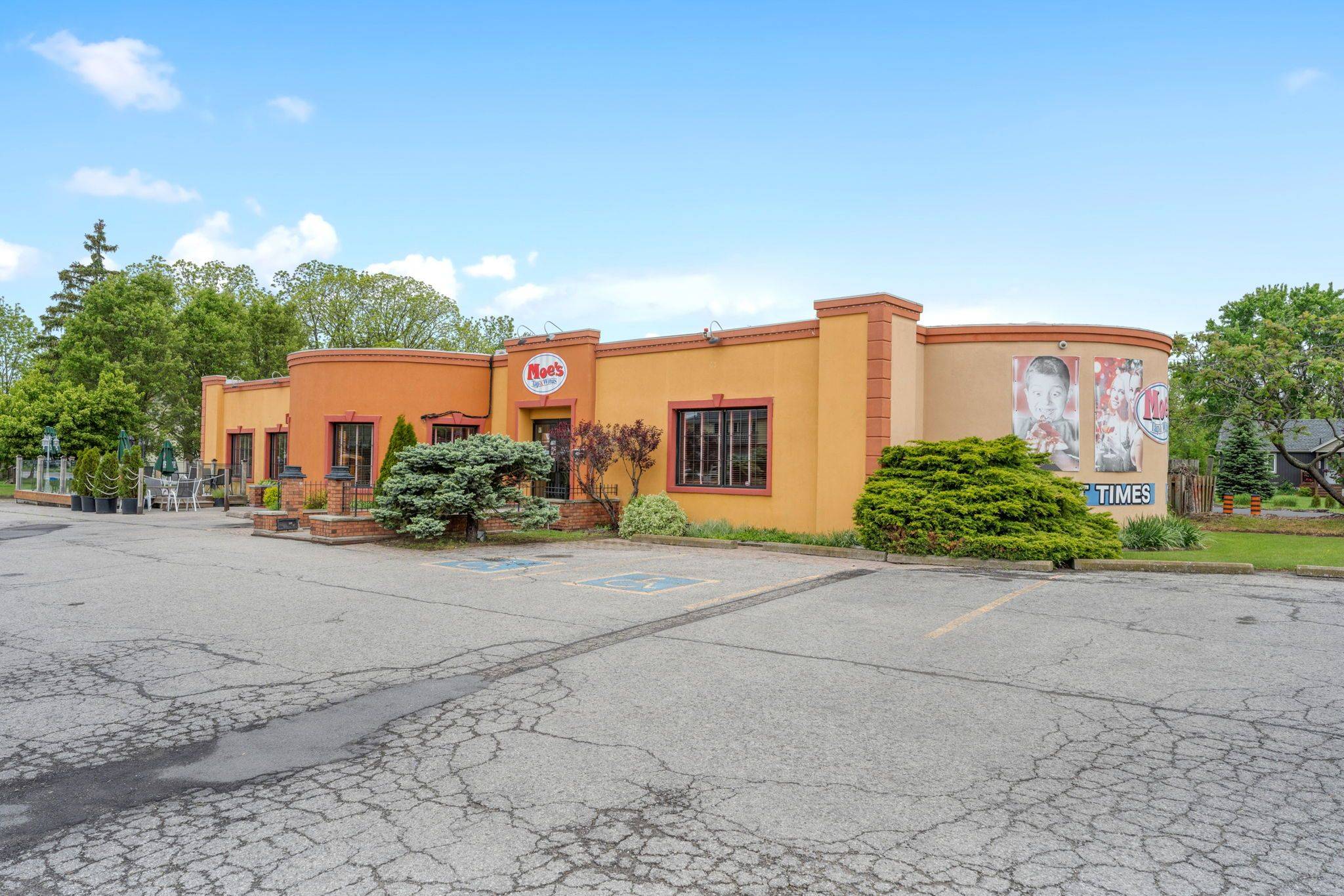 Port Colborne, ON L3K 1S6,190 Main ST E