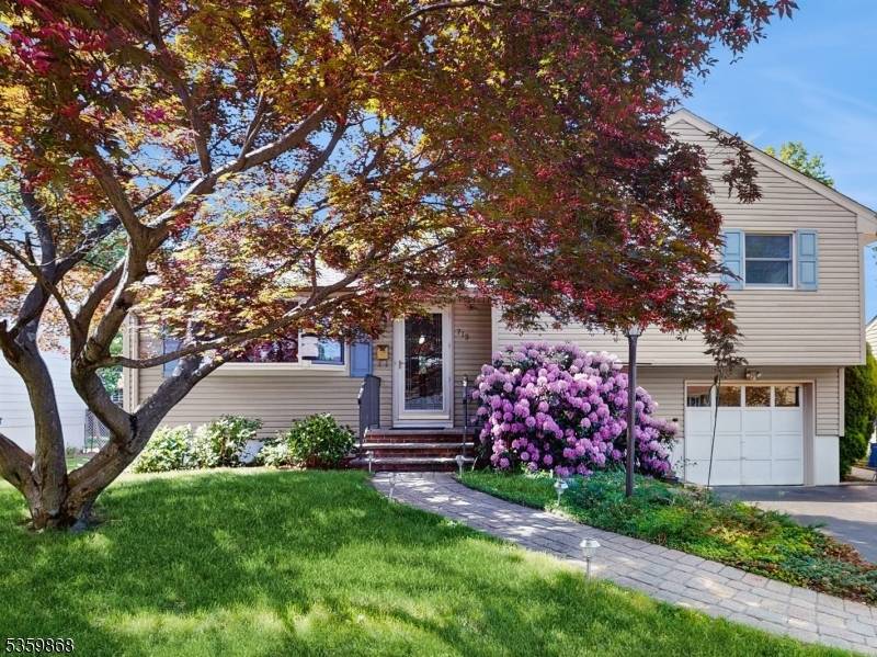 Bound Brook Boro, NJ 08805,713 Lawrence Rd