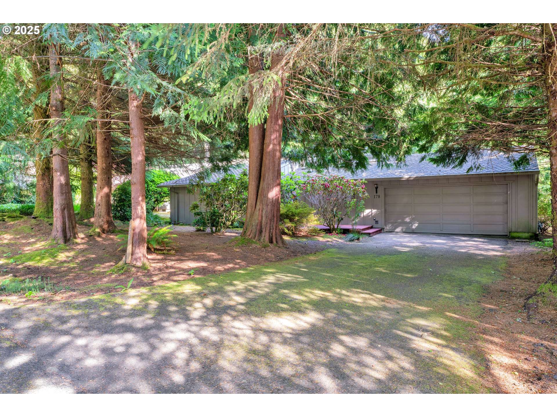 Depoe Bay, OR 97341,178 SW THE PINES DR