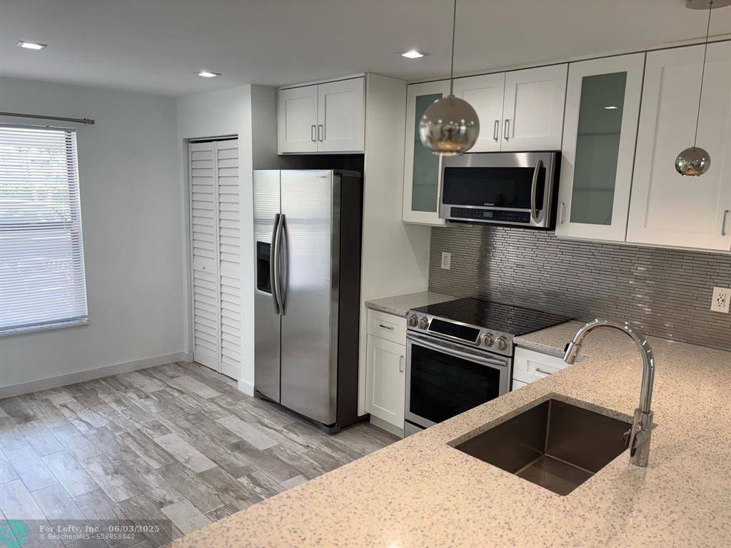 Deerfield Beach, FL 33441,1629 Riverview Rd #120