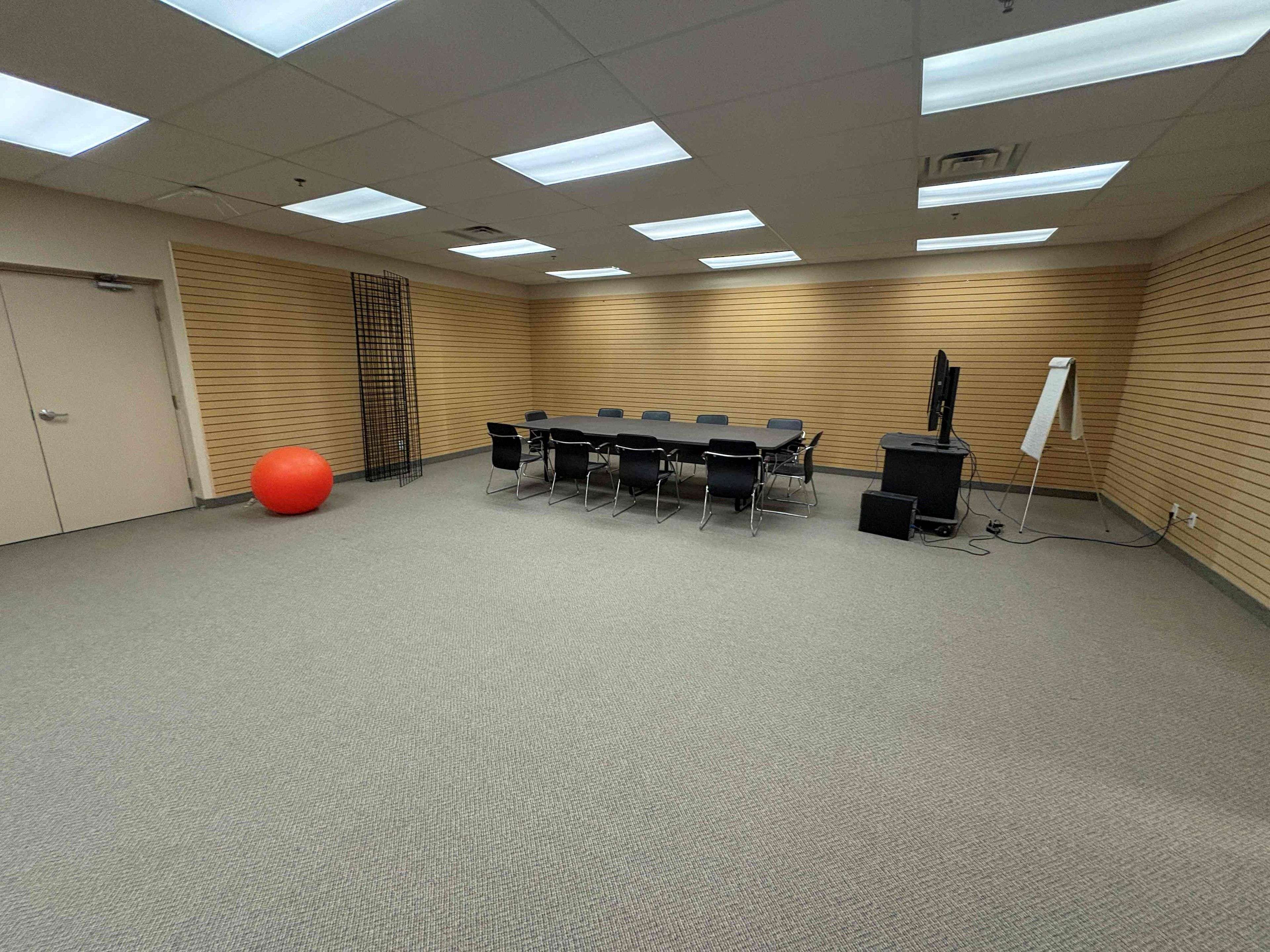 Aurora, ON L4G 0K2,159 Don Hillock DR #Unit 1-2nd Floor