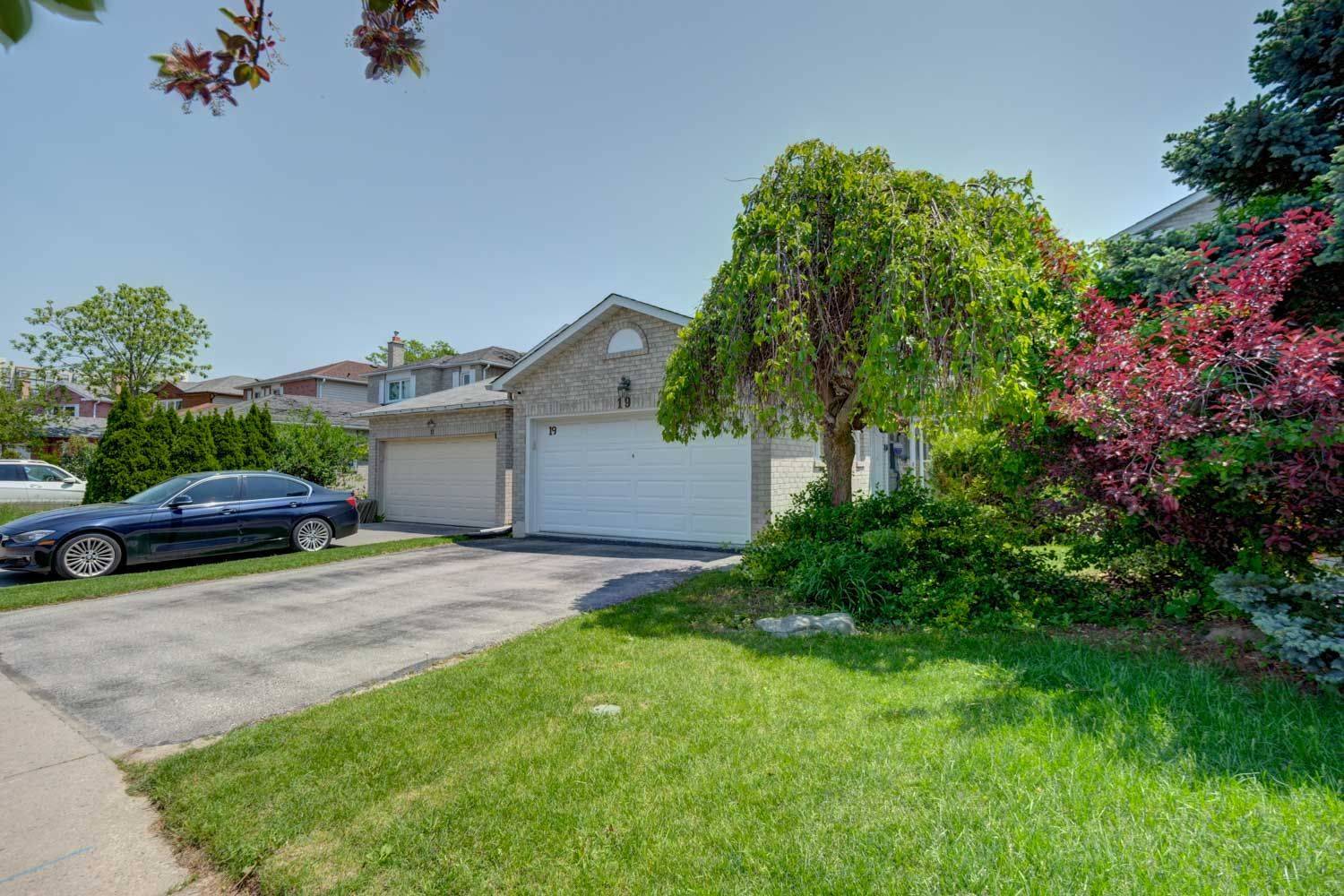 Richmond Hill, ON L4C 8Y6,19 Bingham ST