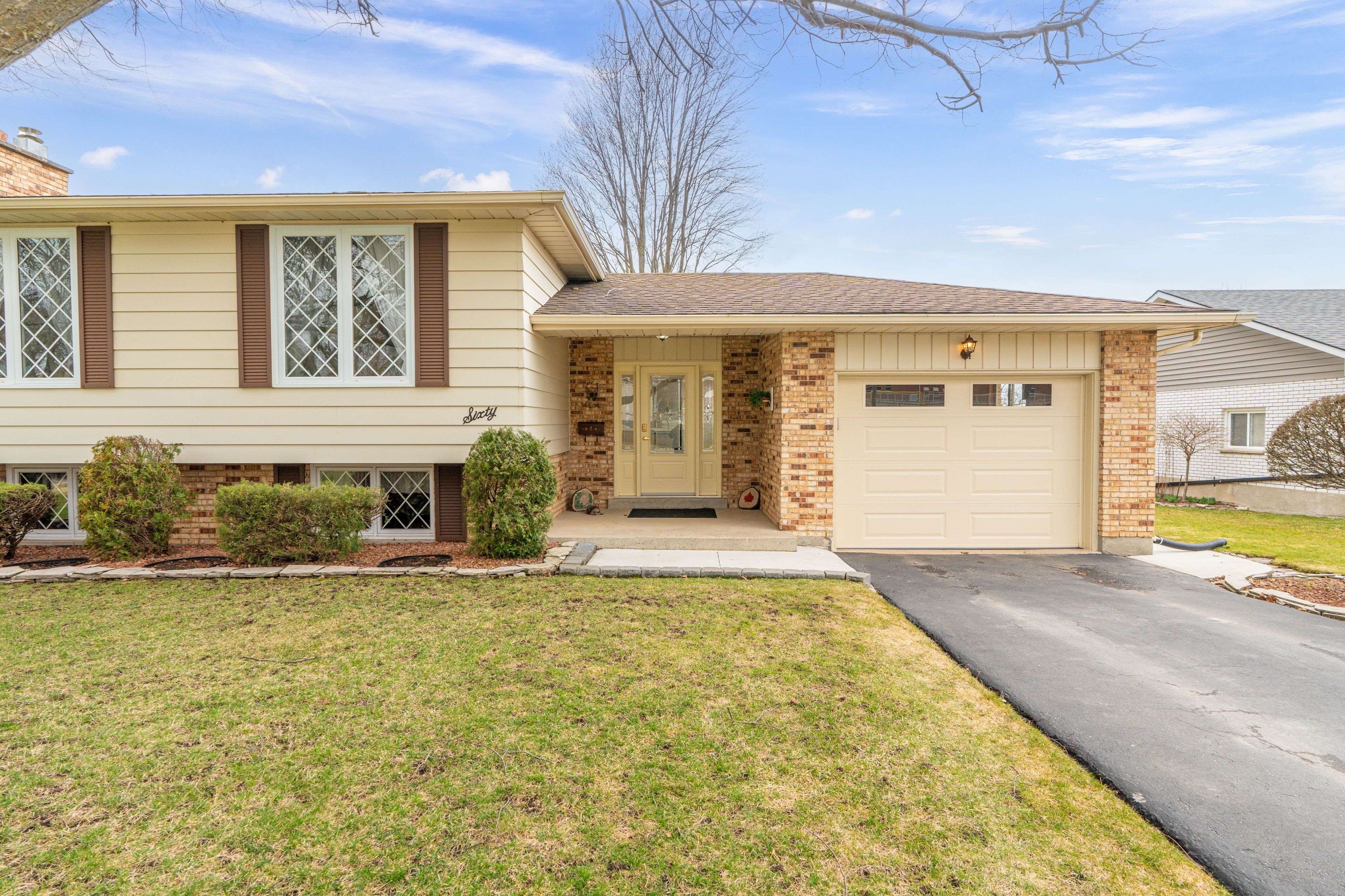 Lambton Shores, ON N0N 1J0,60 JAMES ST N
