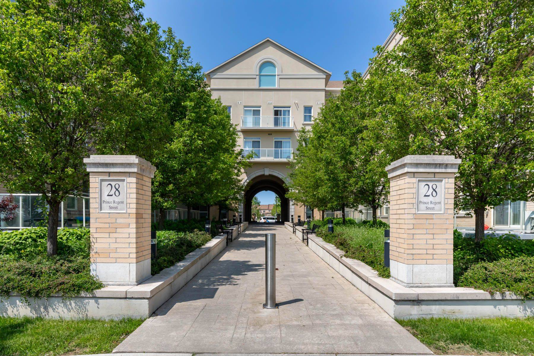 Markham, ON L6C 0V5,28 Prince Regent ST #332