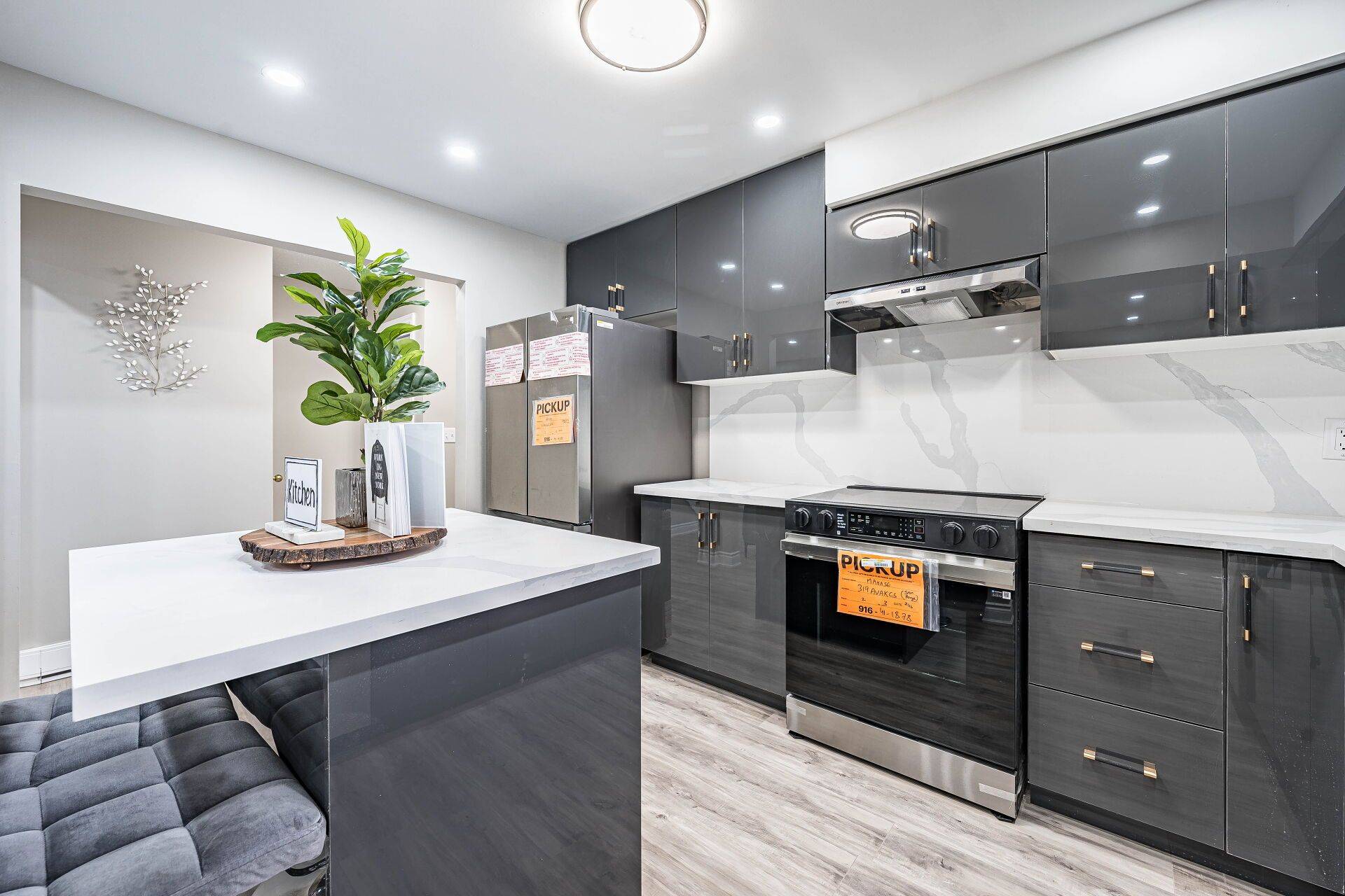 Oshawa, ON L1H 7N8,506 Normandy ST #25