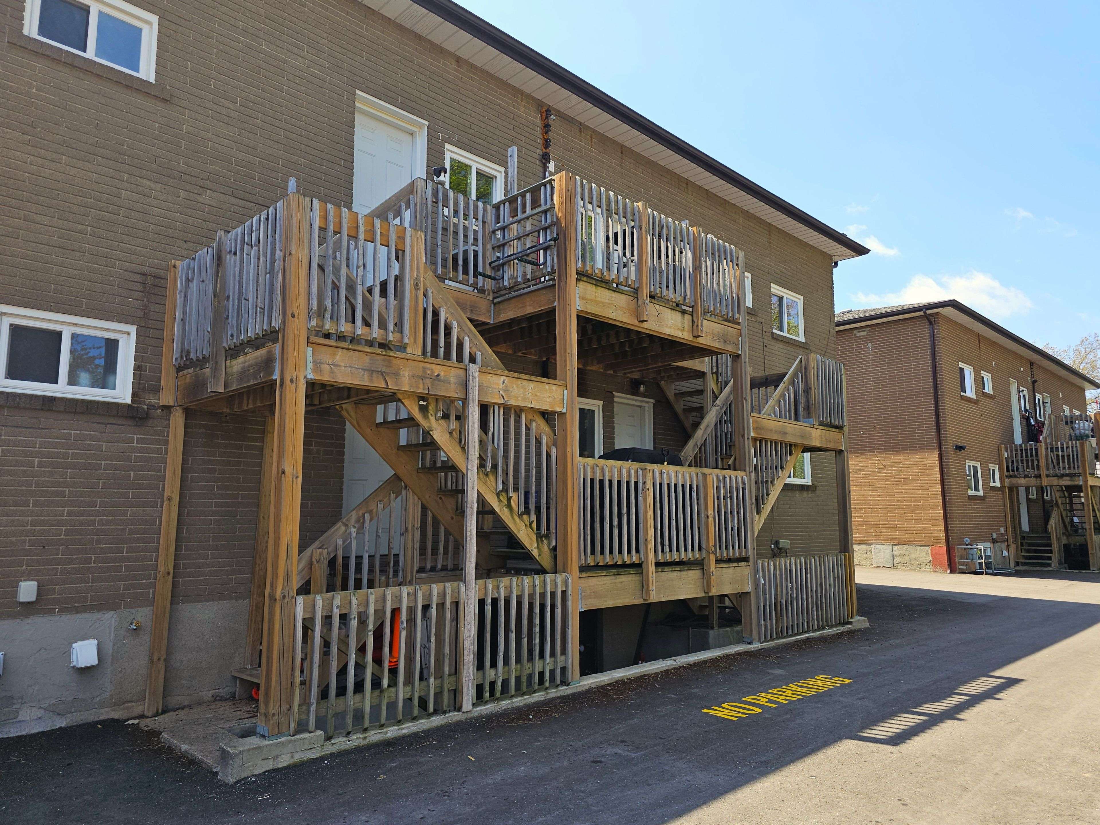 Niagara Falls, ON L2G 6X5,8418 Willoughby DR