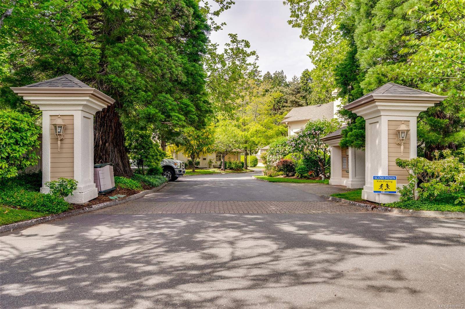Saanich, BC V8Z 7J1,510 Marsett Pl #102