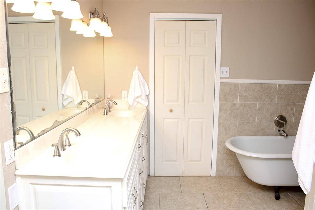 Celina, TX 75009,7650 Shade Tree Lane