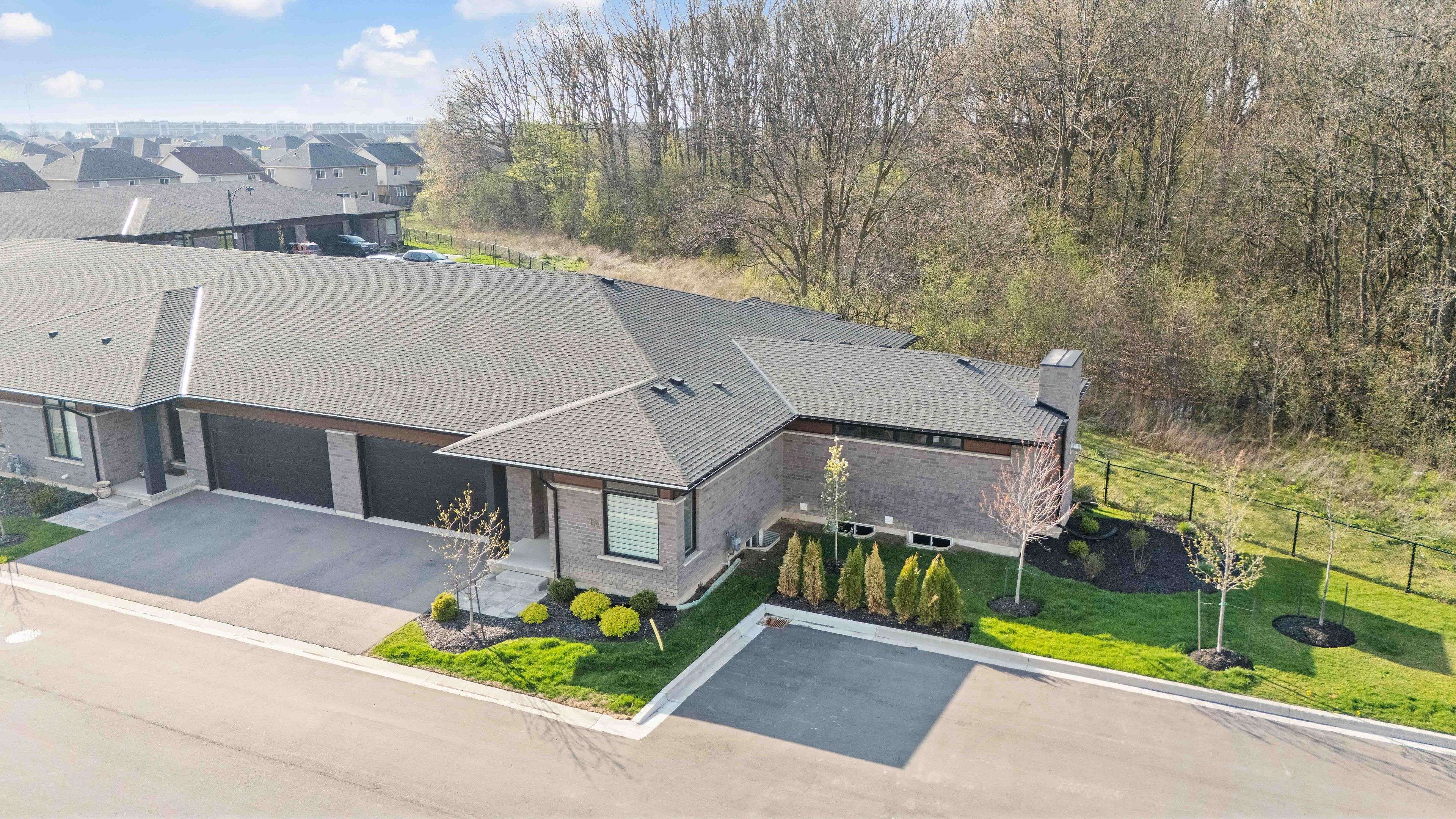 Thorold, ON L2V 5B9,300 Richmond ST #16