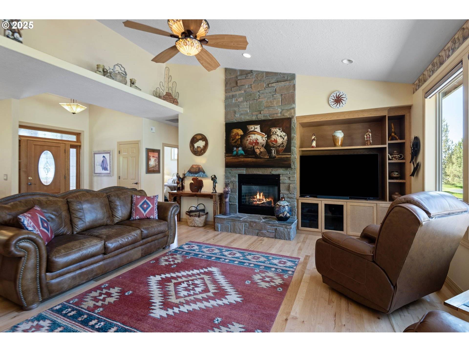 Redmond, OR 97756,454 TANAGER DR
