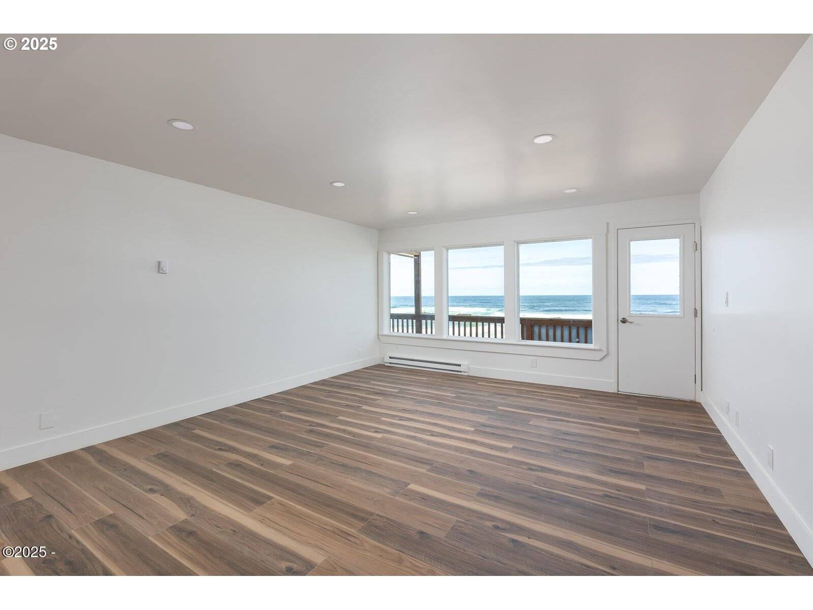 Lincoln City, OR 97367,3929 NW JETTY AVE #2