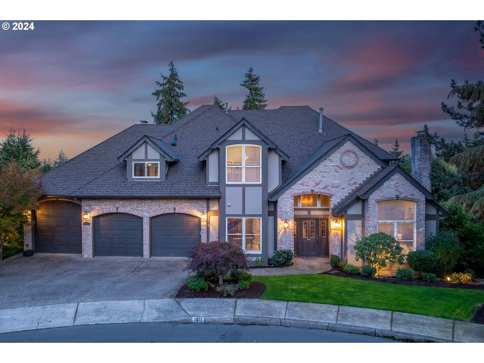 West Linn, OR 97068,1611 ARRAN CT
