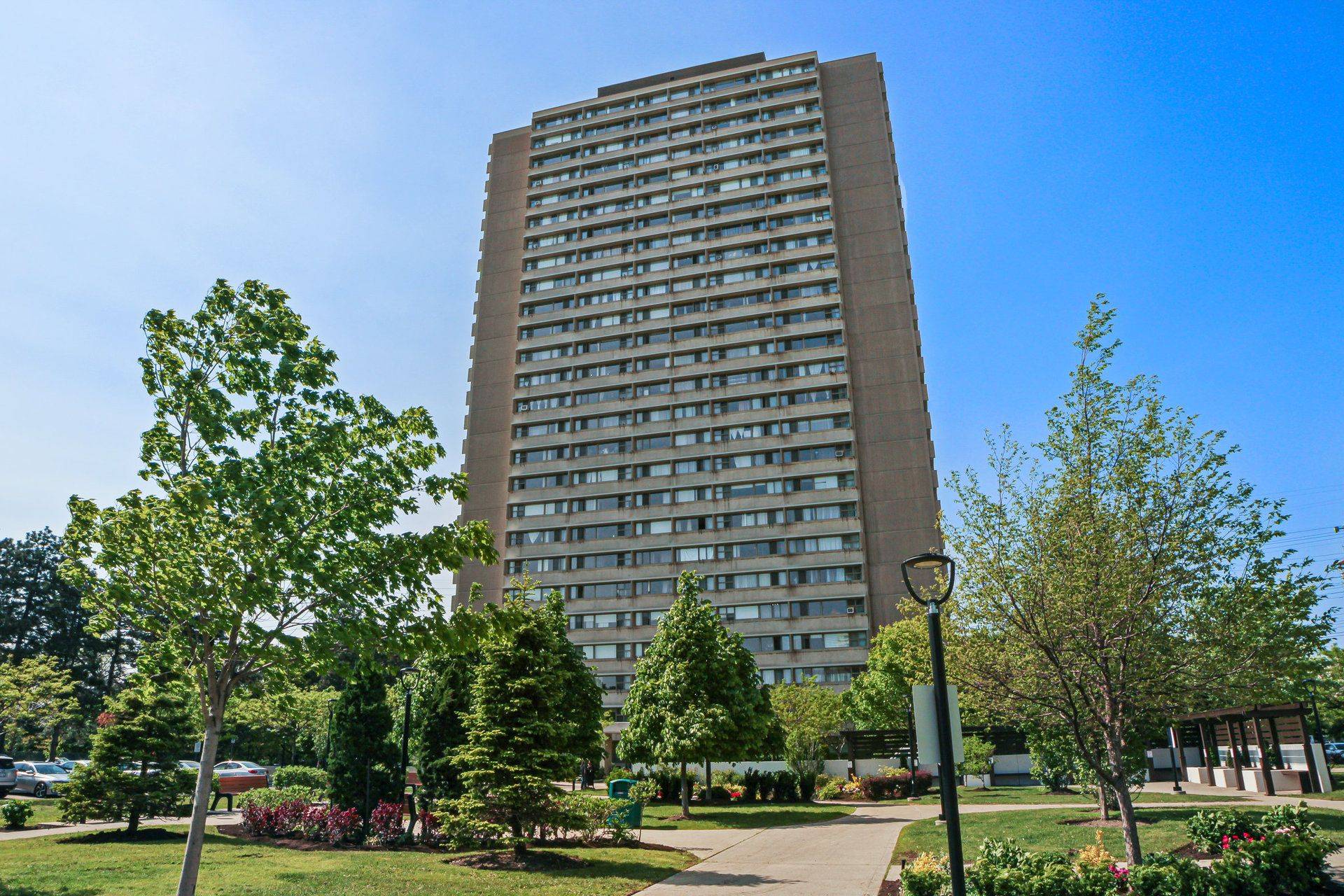 Toronto C11, ON M3C 1T1,735 Don Mills RD #1704