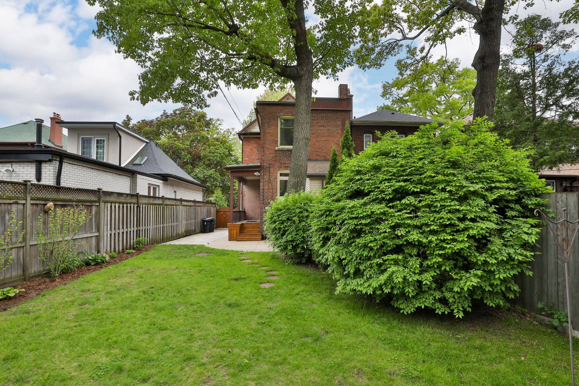 Toronto W02, ON M6S 3C2,587 Beresford AVE