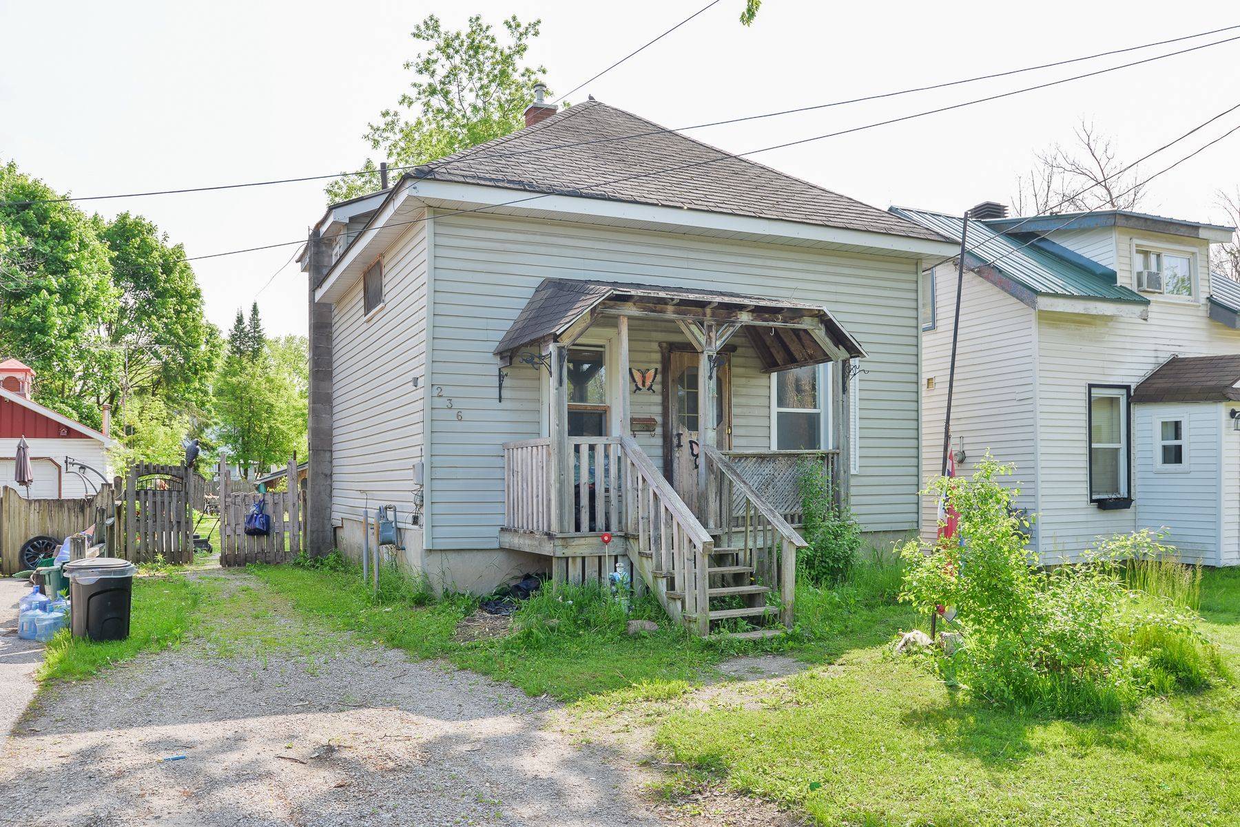 Orillia, ON L3V 4T2,236 Front ST S