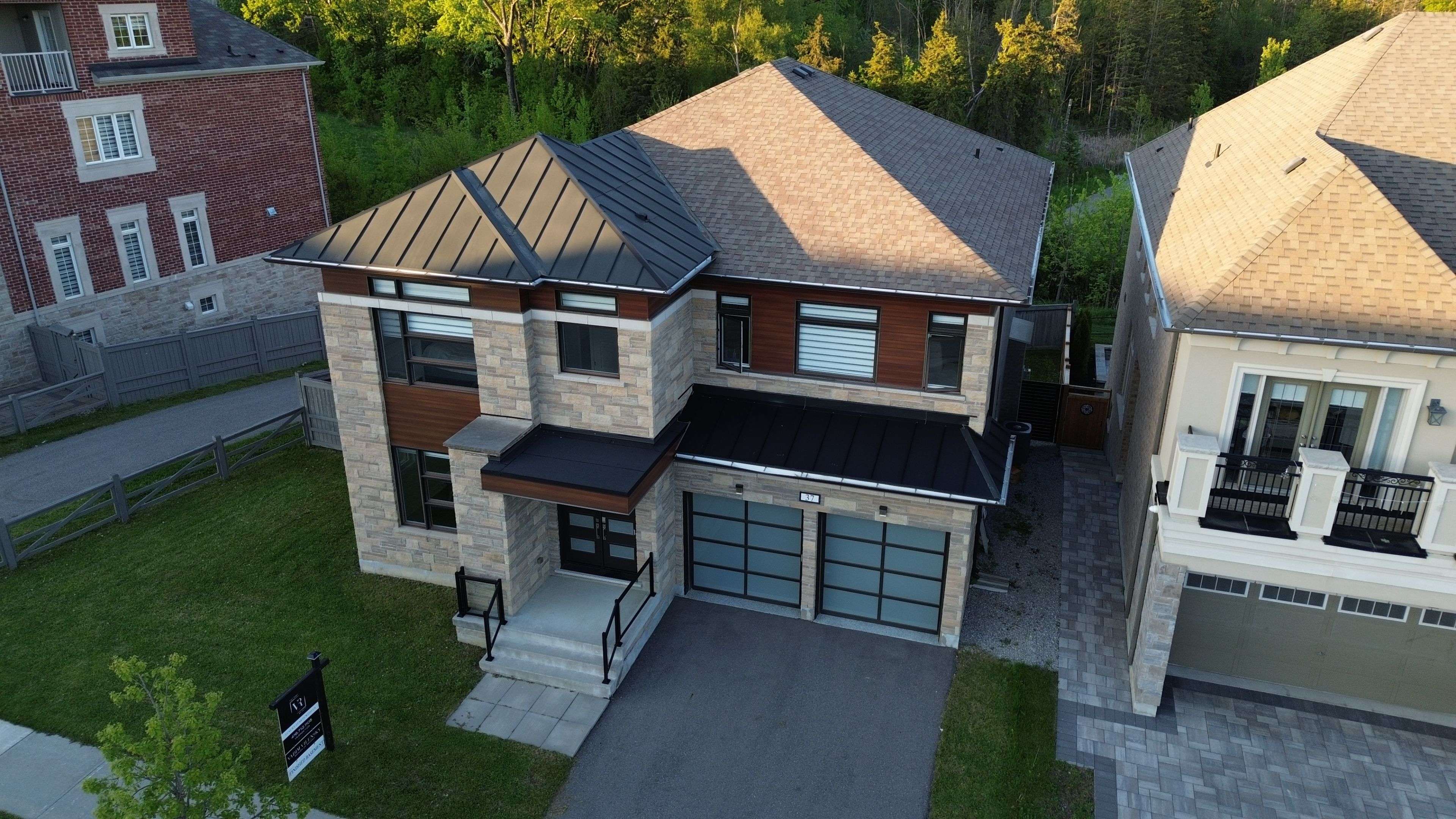 Vaughan, ON L6A 4Y5,37 Hurst AVE