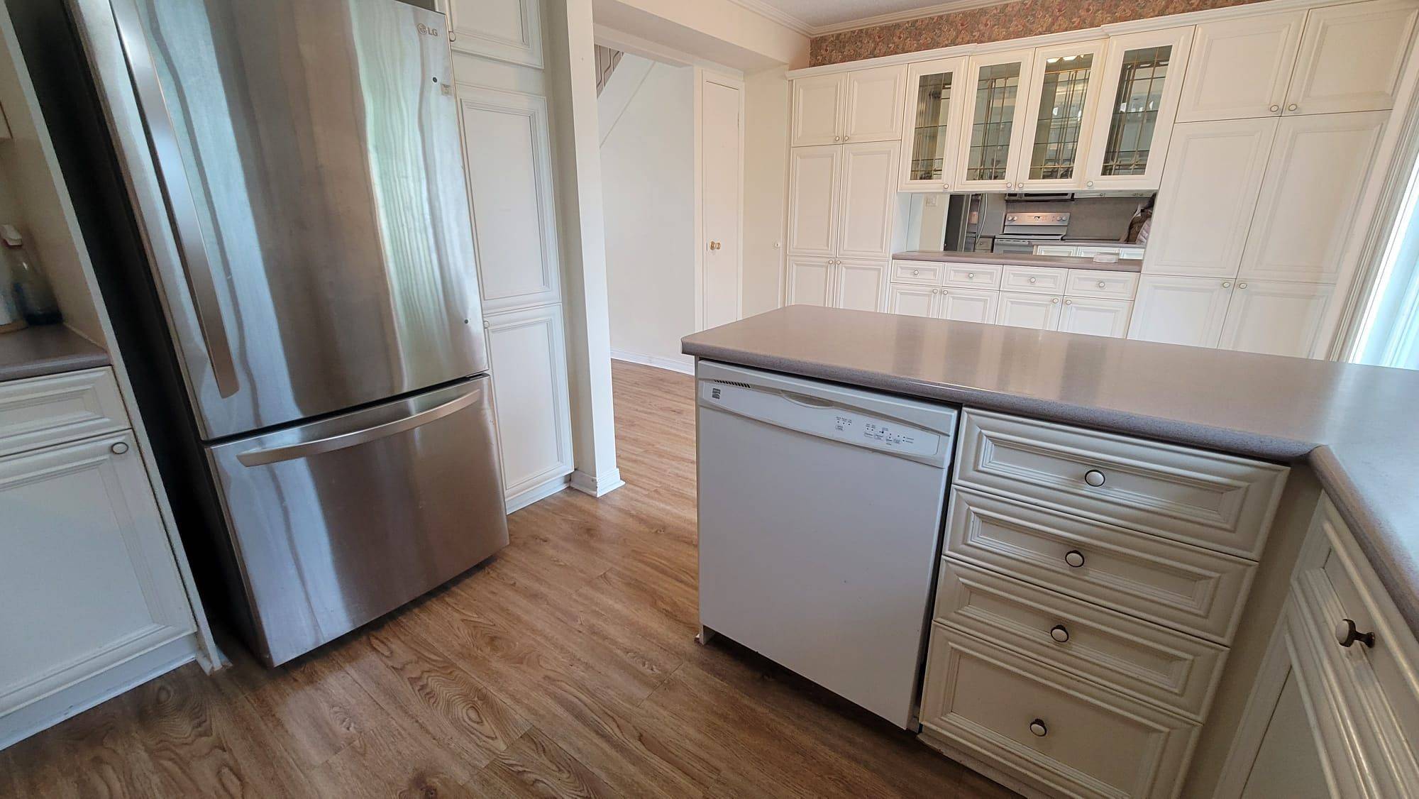 Barrie, ON L4M 5C4,63 Ferris LN #K2
