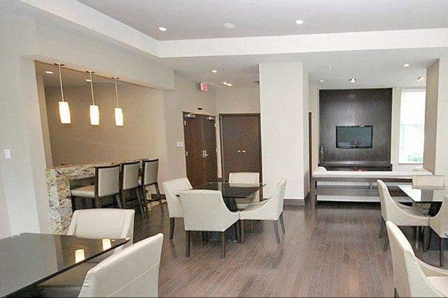 Mississauga, ON L5B 0C2,3525 Kariya DR #316