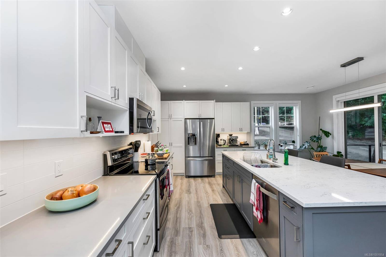 Langford, BC V9C 2P2,3315 West Oak Pl
