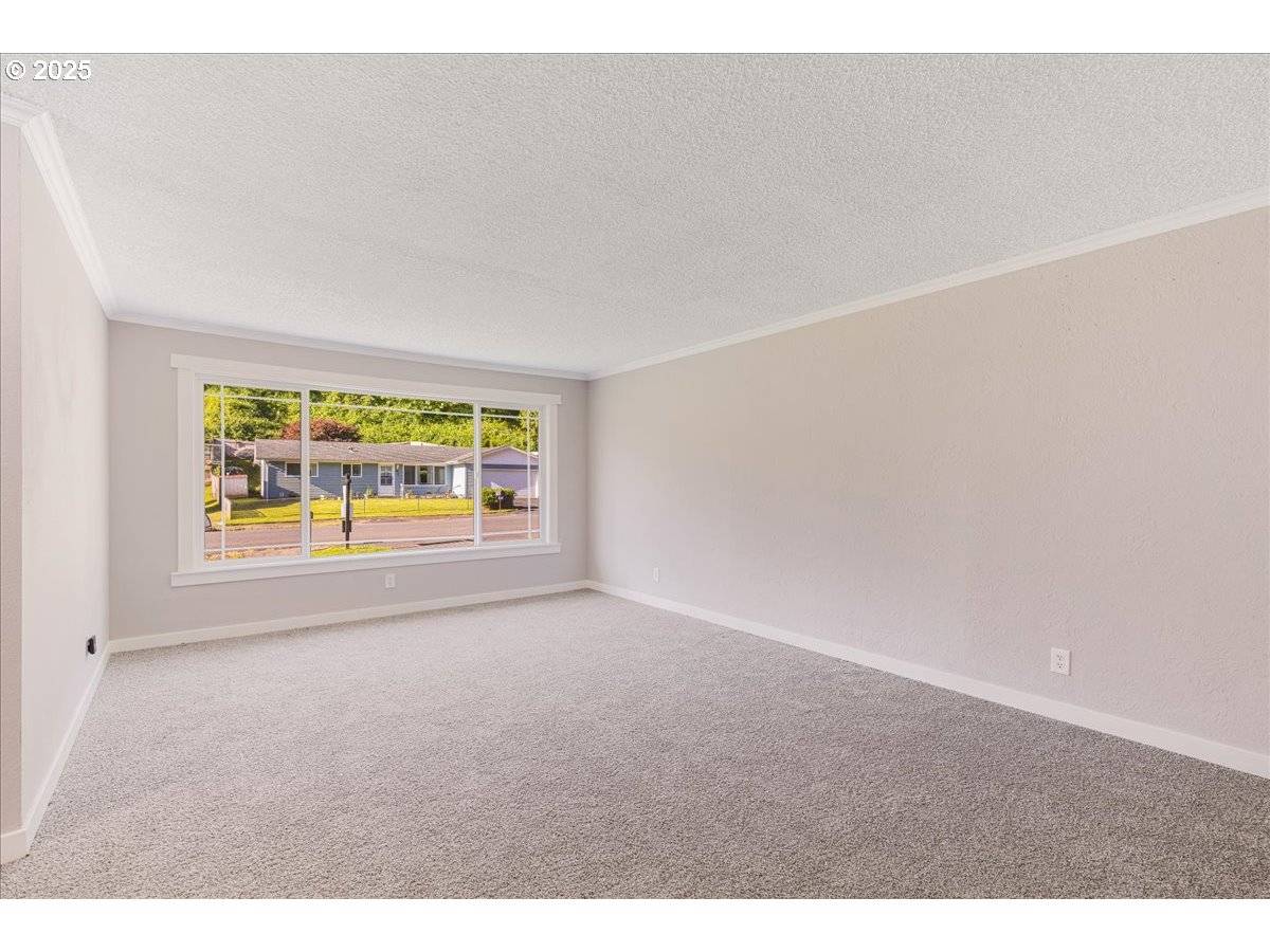 Longview, WA 98632,108 LOMOR DR