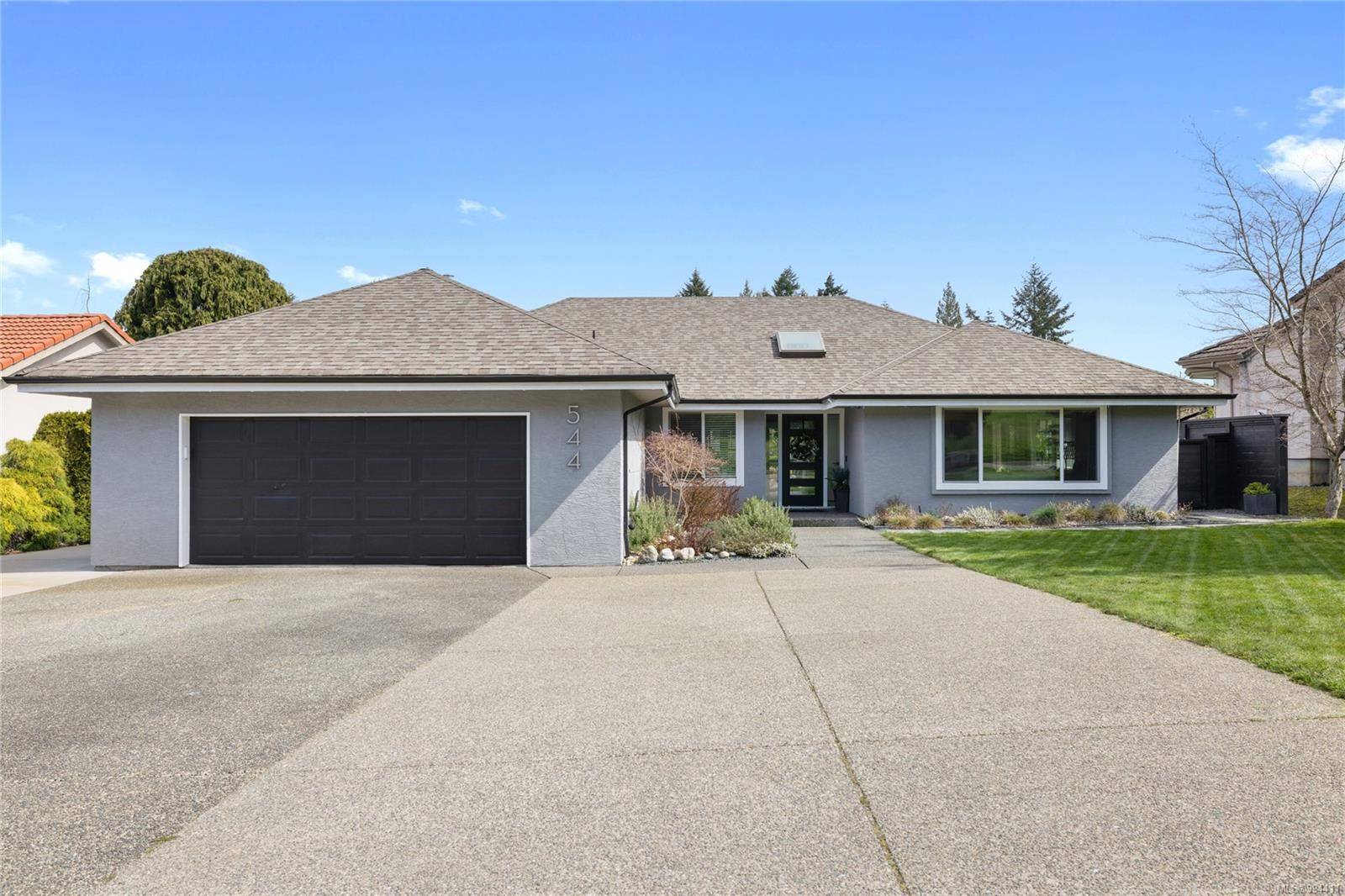 Qualicum Beach, BC V9K 2J9,544 Country Club Dr